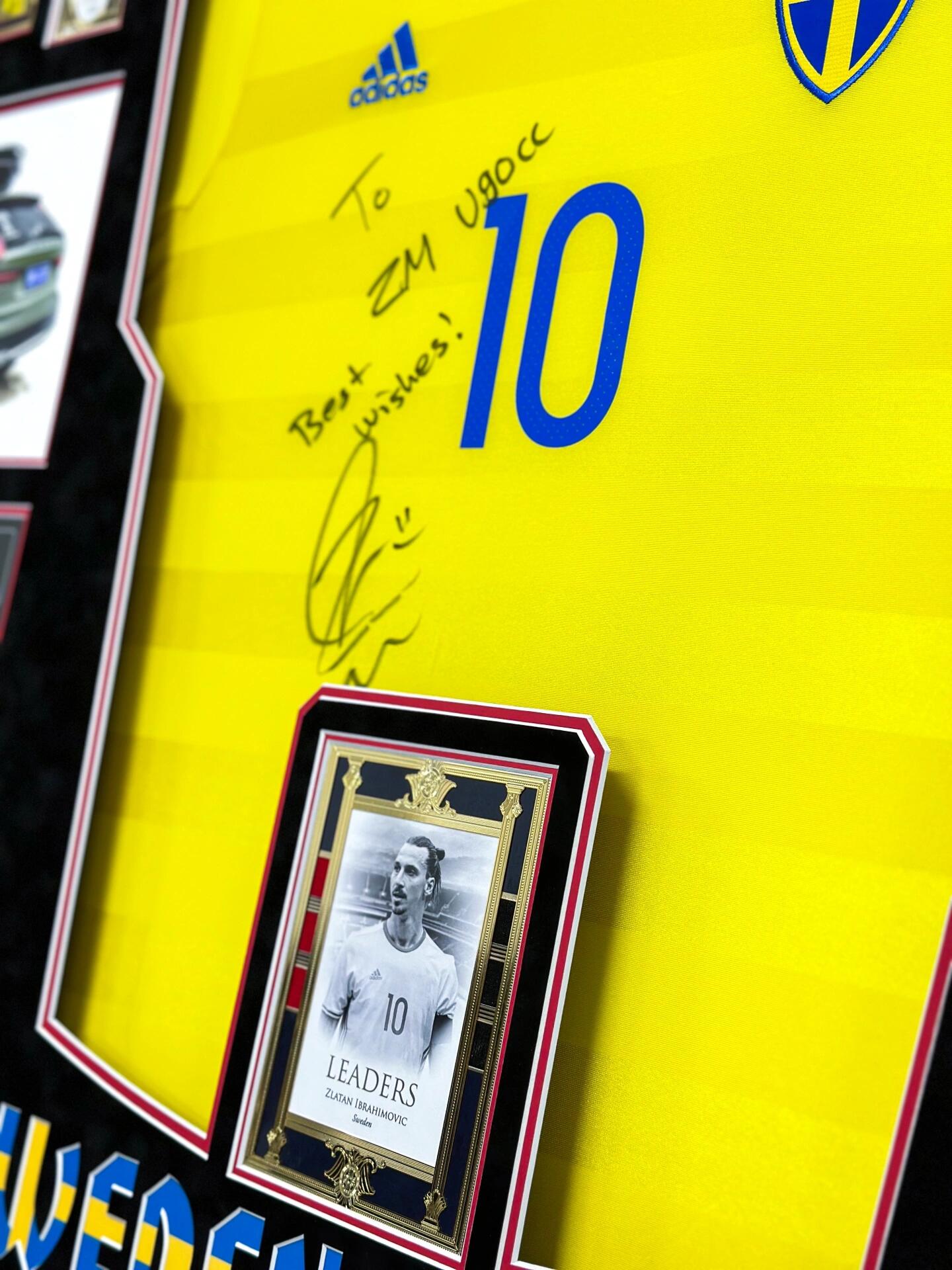 Sweden Zlatan Ibrahimović Autographed Jersey with Personalized Custom Design Framed 000090