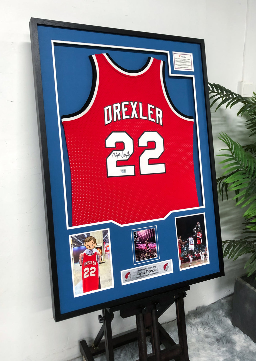 Trail Blazers Clyde Drexler Autographed Jersey with Standard Design Framed 000072