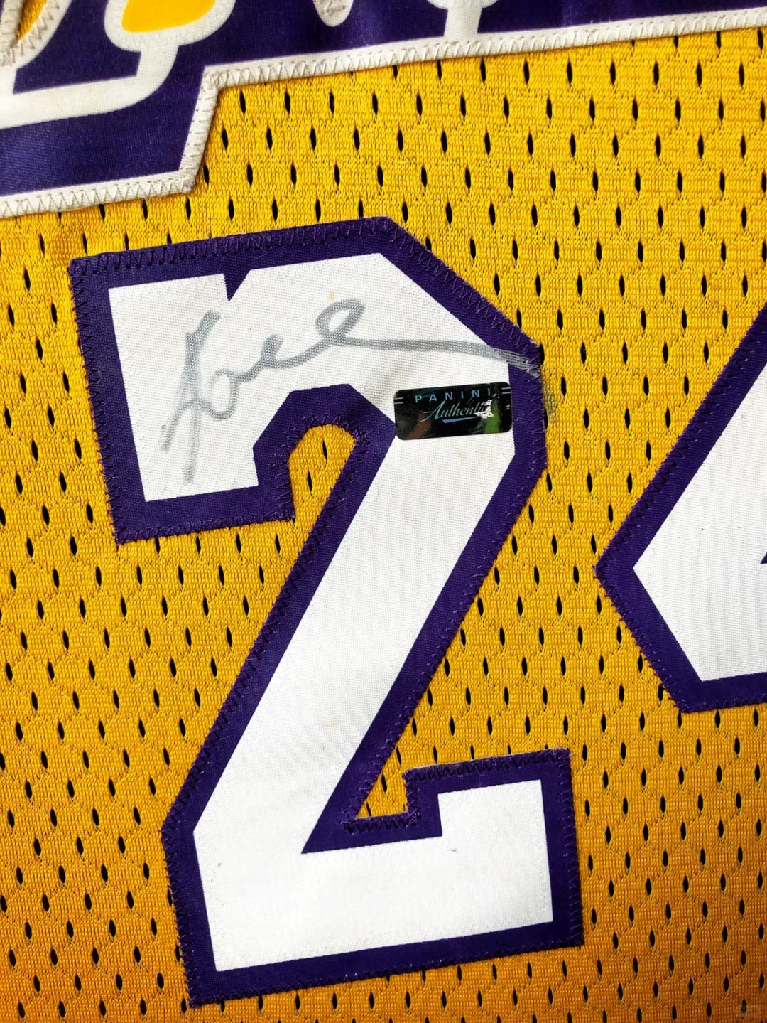 Los Angeles Lakers Kobe Bryant Autographed Jersey with Personalized Custom Design Framed 000044