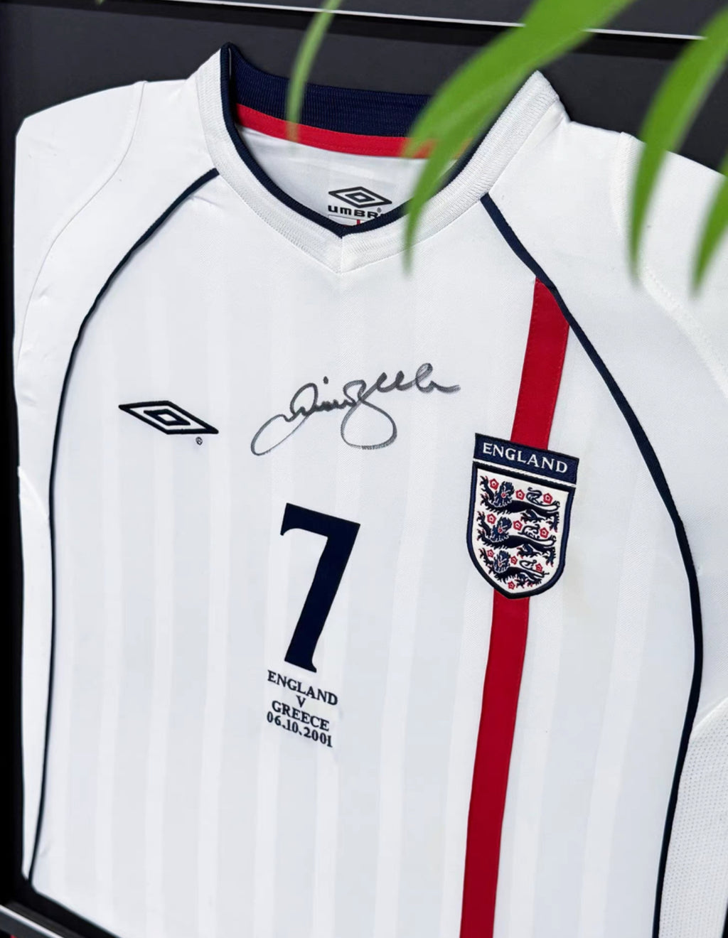 England National Football Team David Beckham Autographed Jersey with Personalized Custom Design Framed 00001
