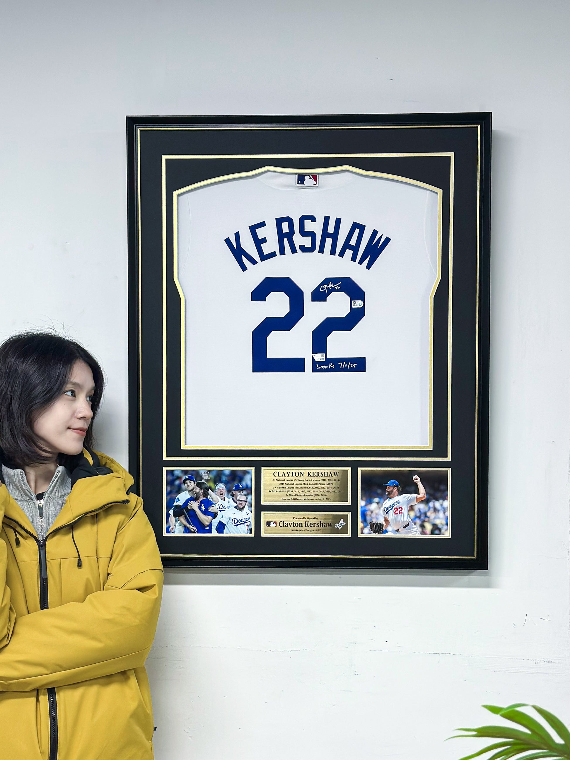 Clayton Kershaw Los Angeles Dodgers Jersey Framing  00026