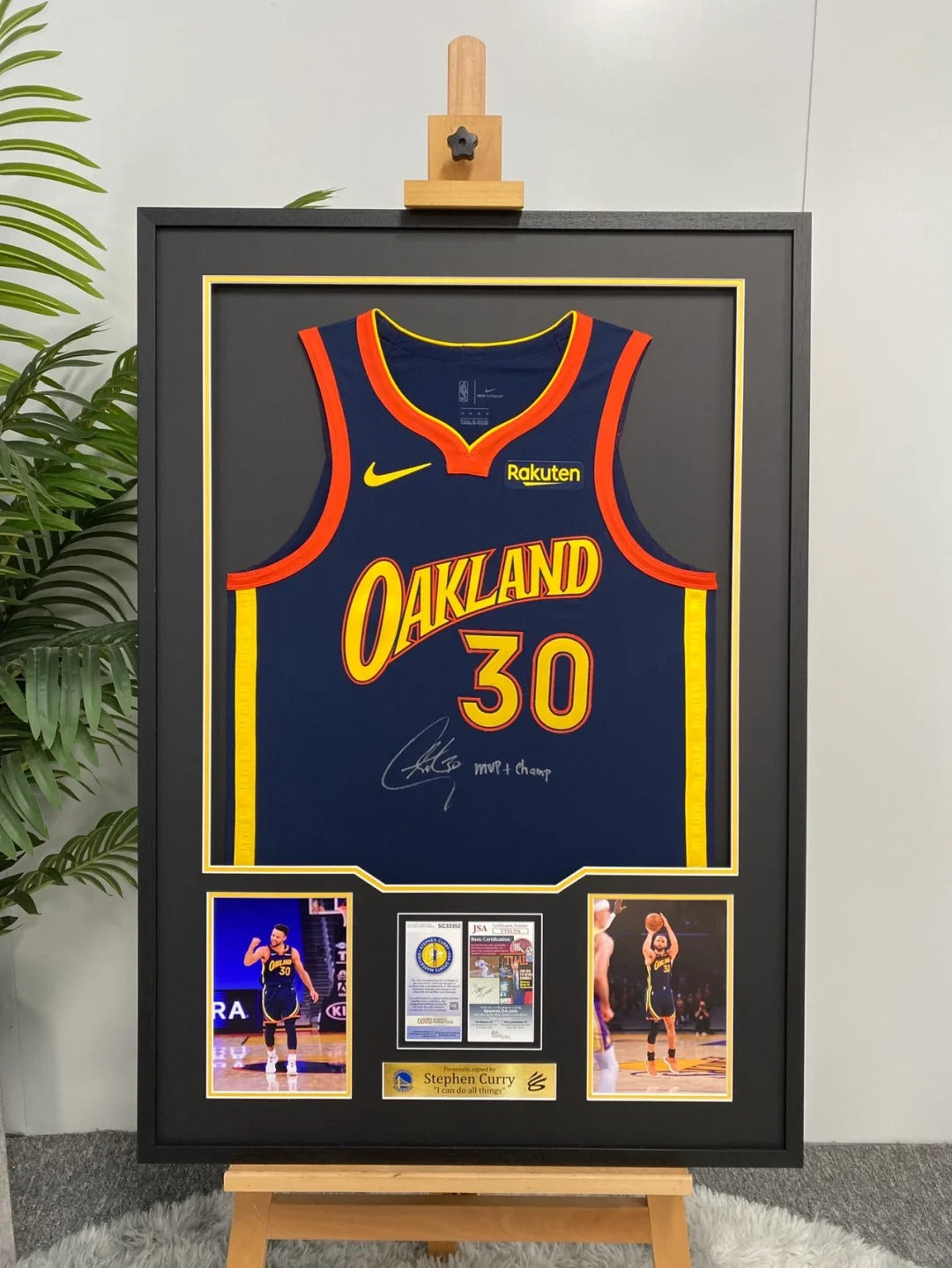 Golden State Warriors Stephen Curry Autographed Jersey with Standard Design Framed000024