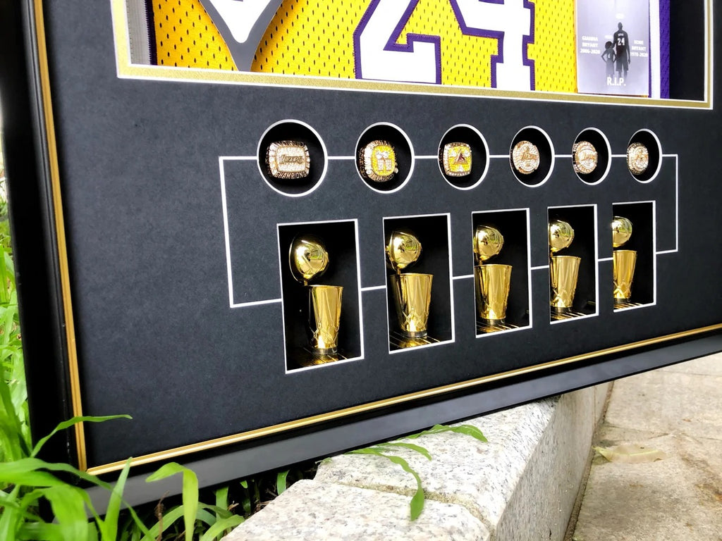 Los Angeles Lakers Kobe Bryant Autographed Jersey with Personalized Custom Design Framed 000044