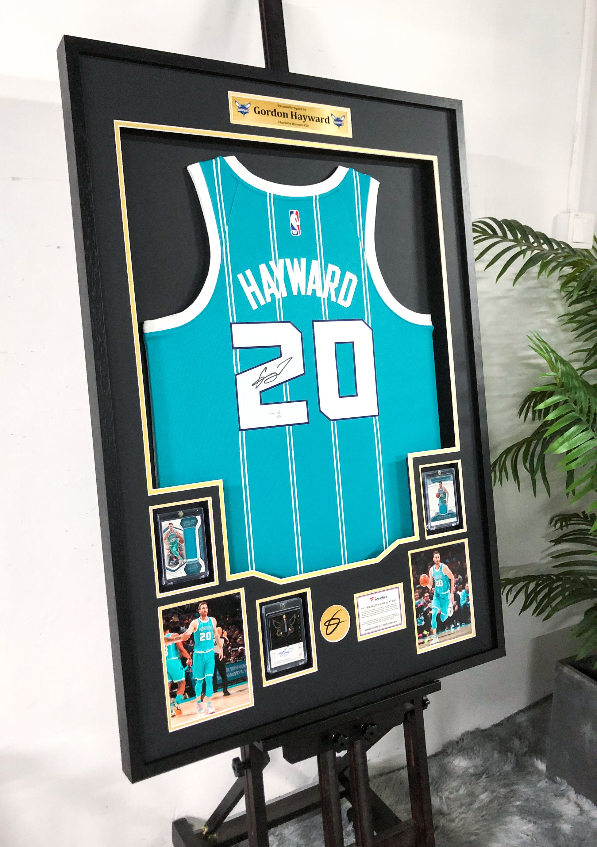 Charlotte Hornets Gordon Hayward Autographed Jersey with Standard Design Framed 00074