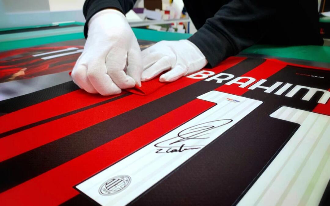 A.C. Milan Ibrahimović Autographed Jersey with Personalized Custom Design Framed 00016