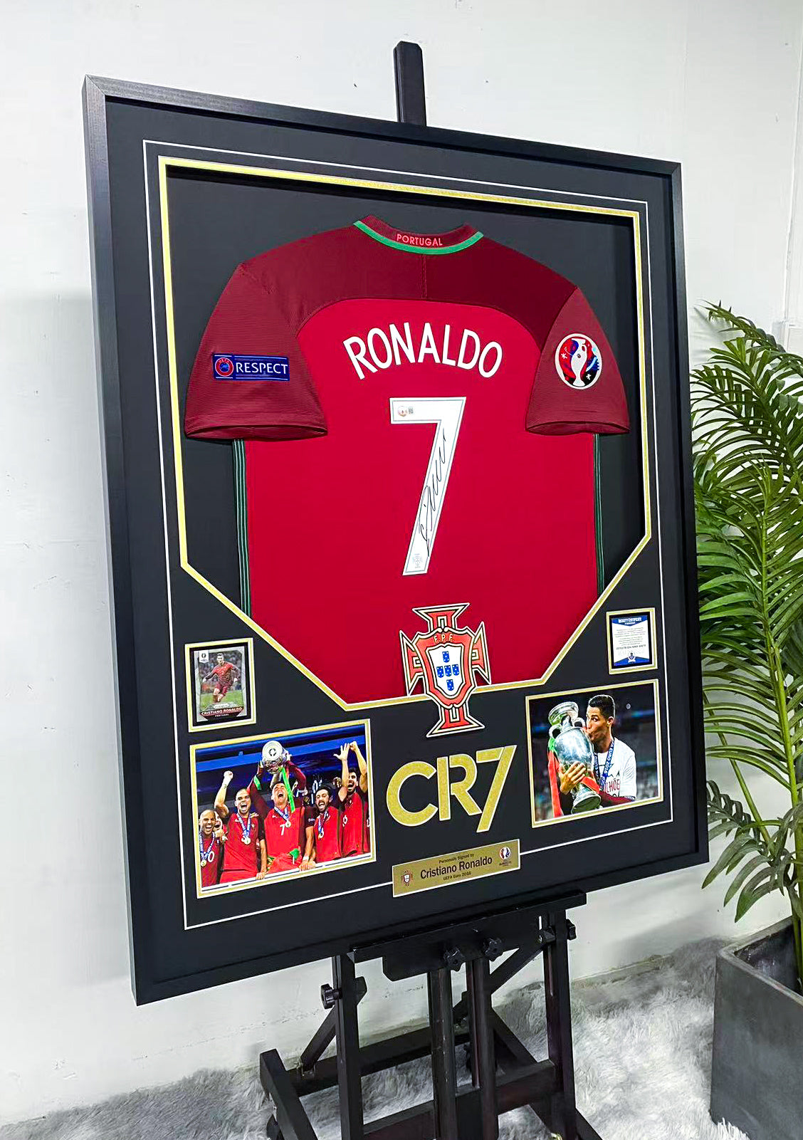 Cristiano Ronaldo Portugal Jersey Framing 000153