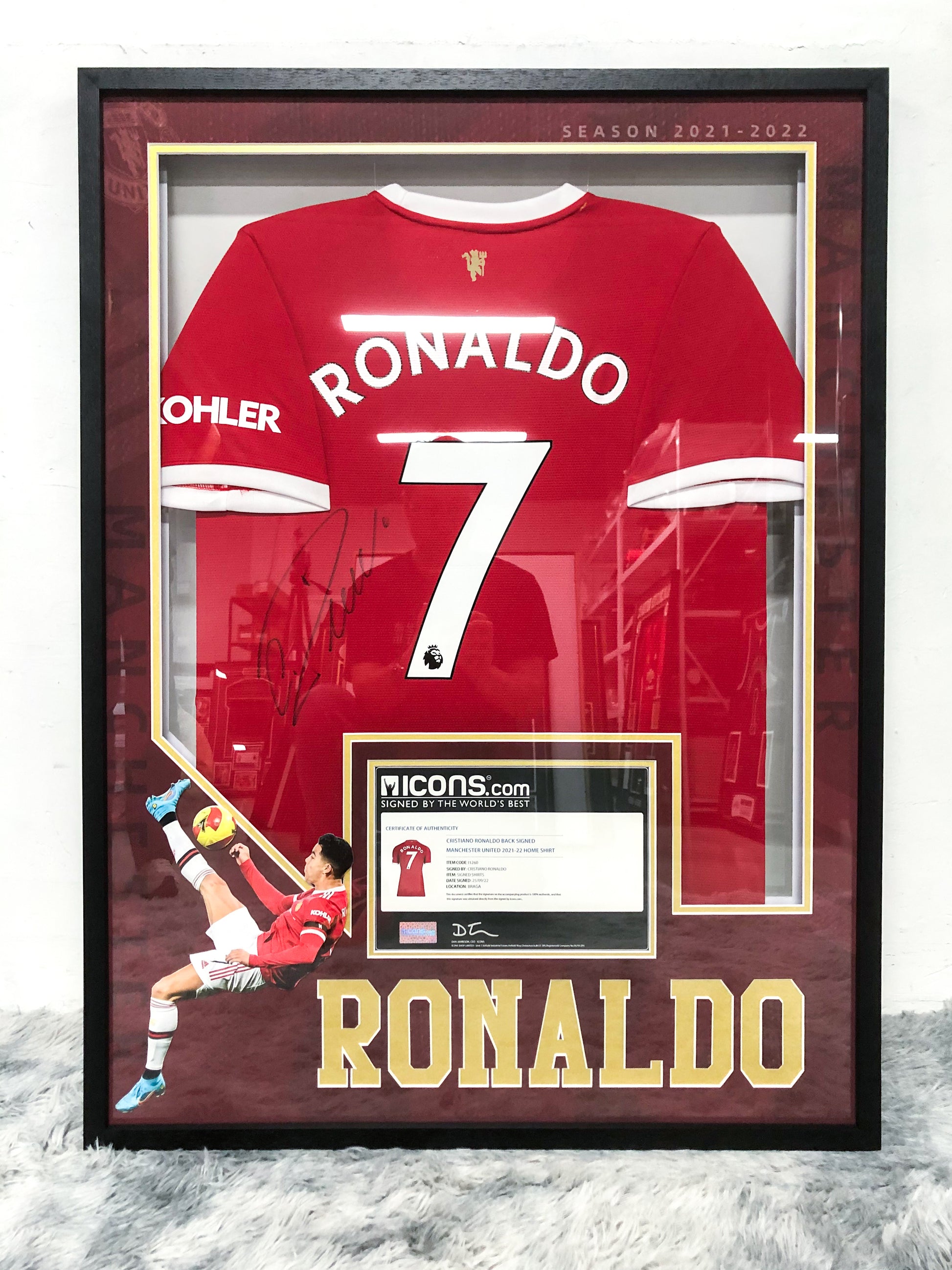 Manchester United Cristiano Ronaldo Autographed Jersey with Personalized Custom Design Framed 00151