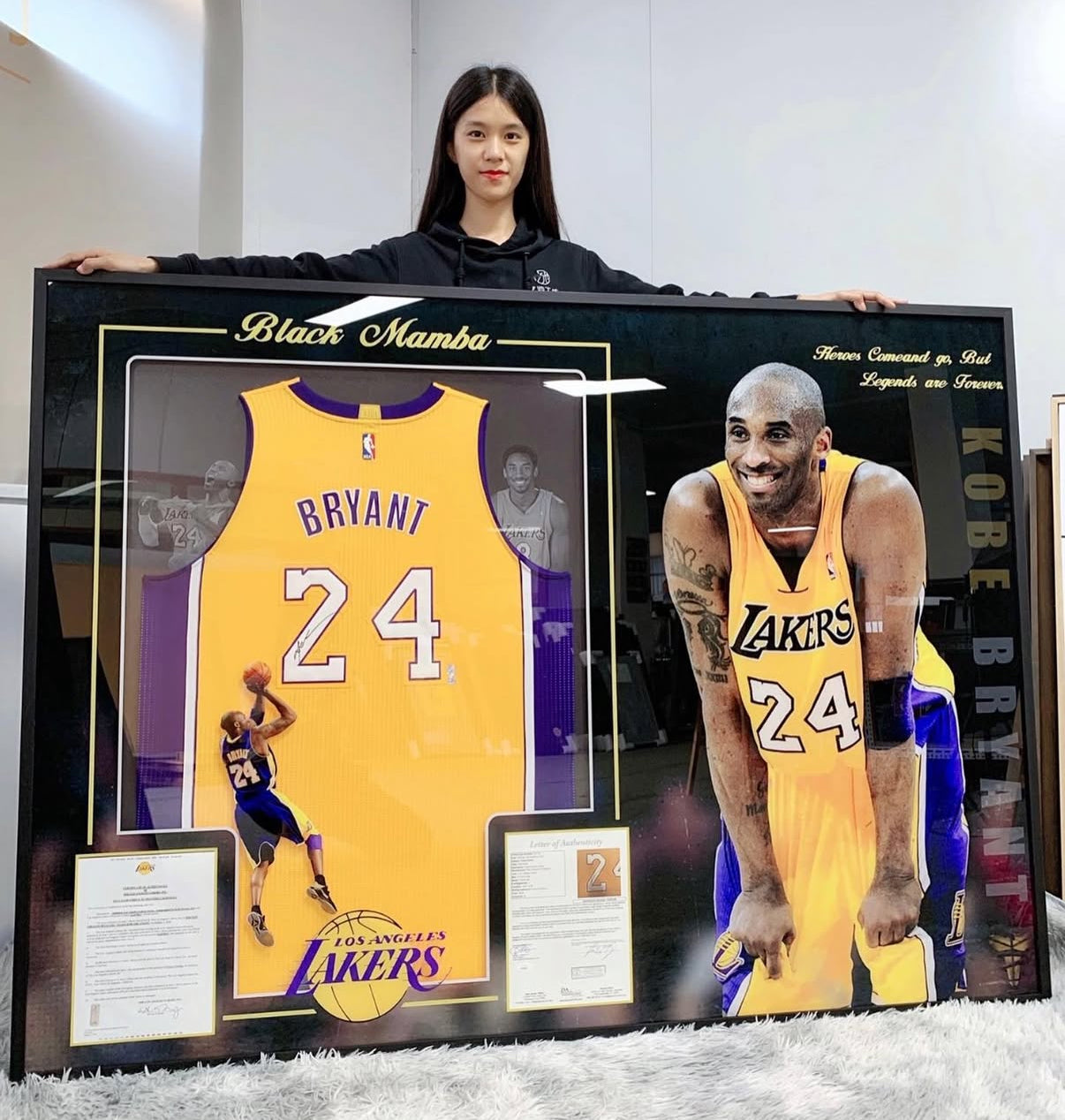 Los Angeles Lakers Kobe Bryant Autographed Jersey with Personalized Custom Design Framed 000078