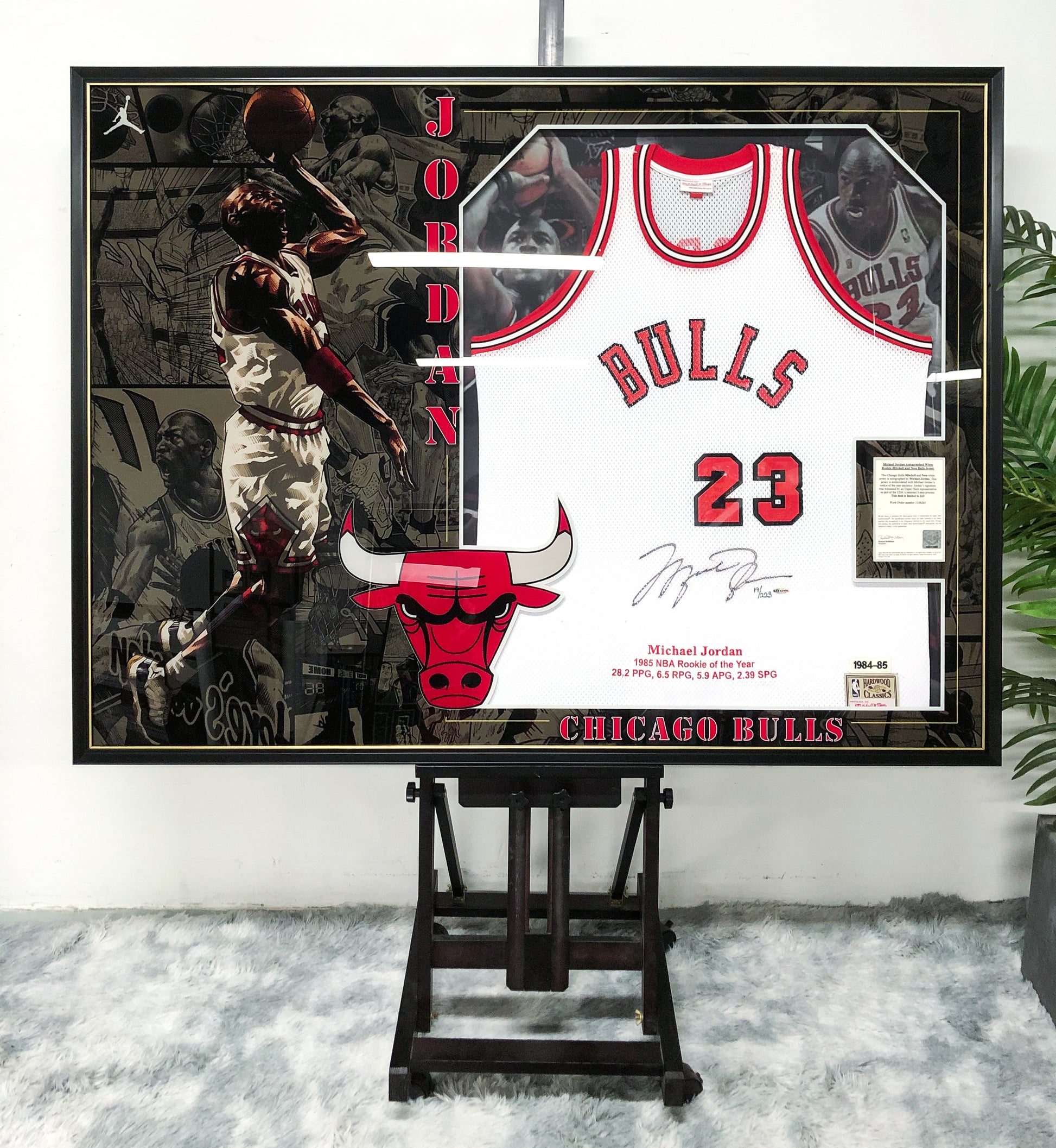 Chicago Bulls Michael Jordan Autographed Jersey with Standard Design Framed 00086