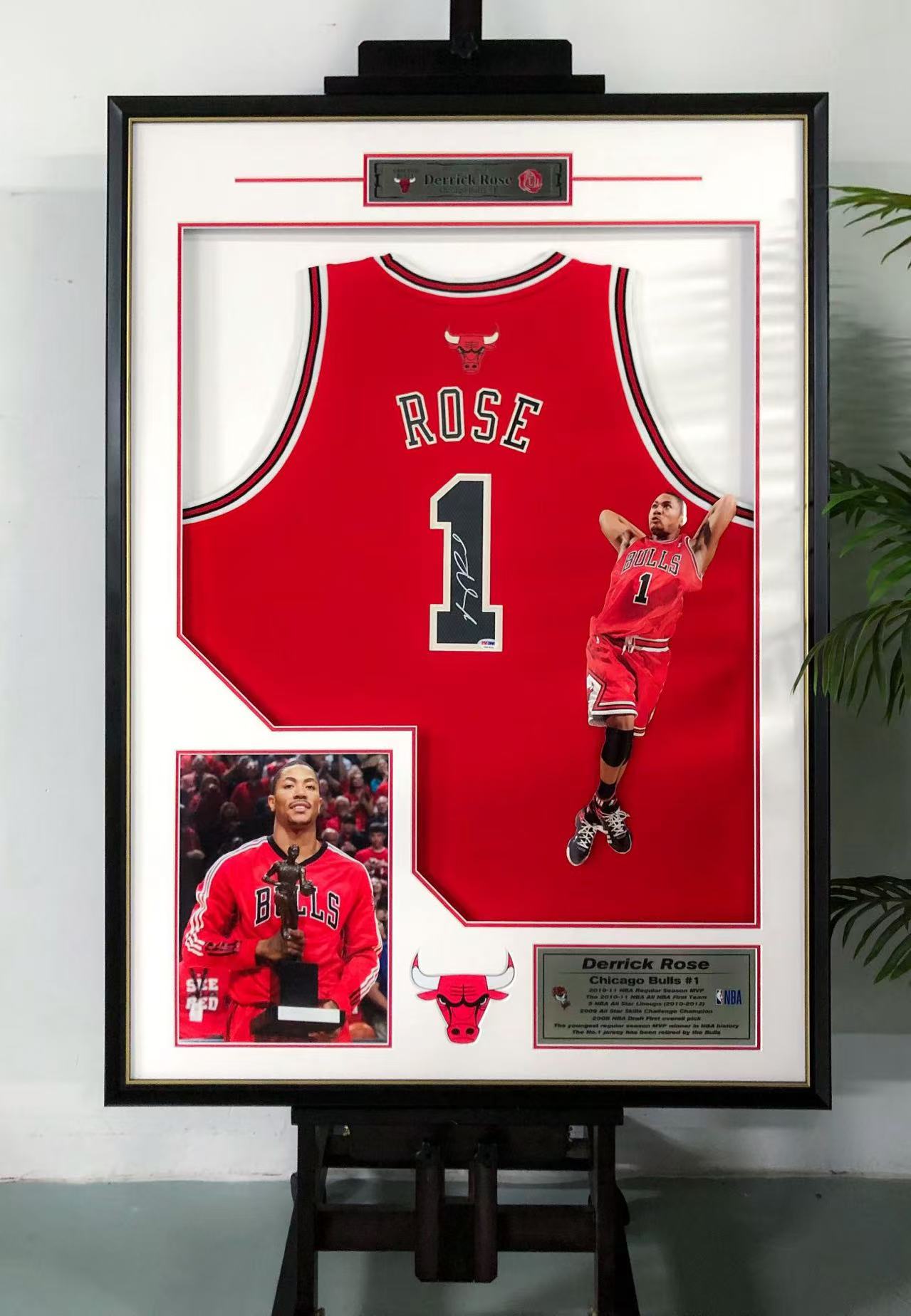 Chicago Bulls Derrick Rose Autographed Jersey with Personalized Custom Design Framed 00013