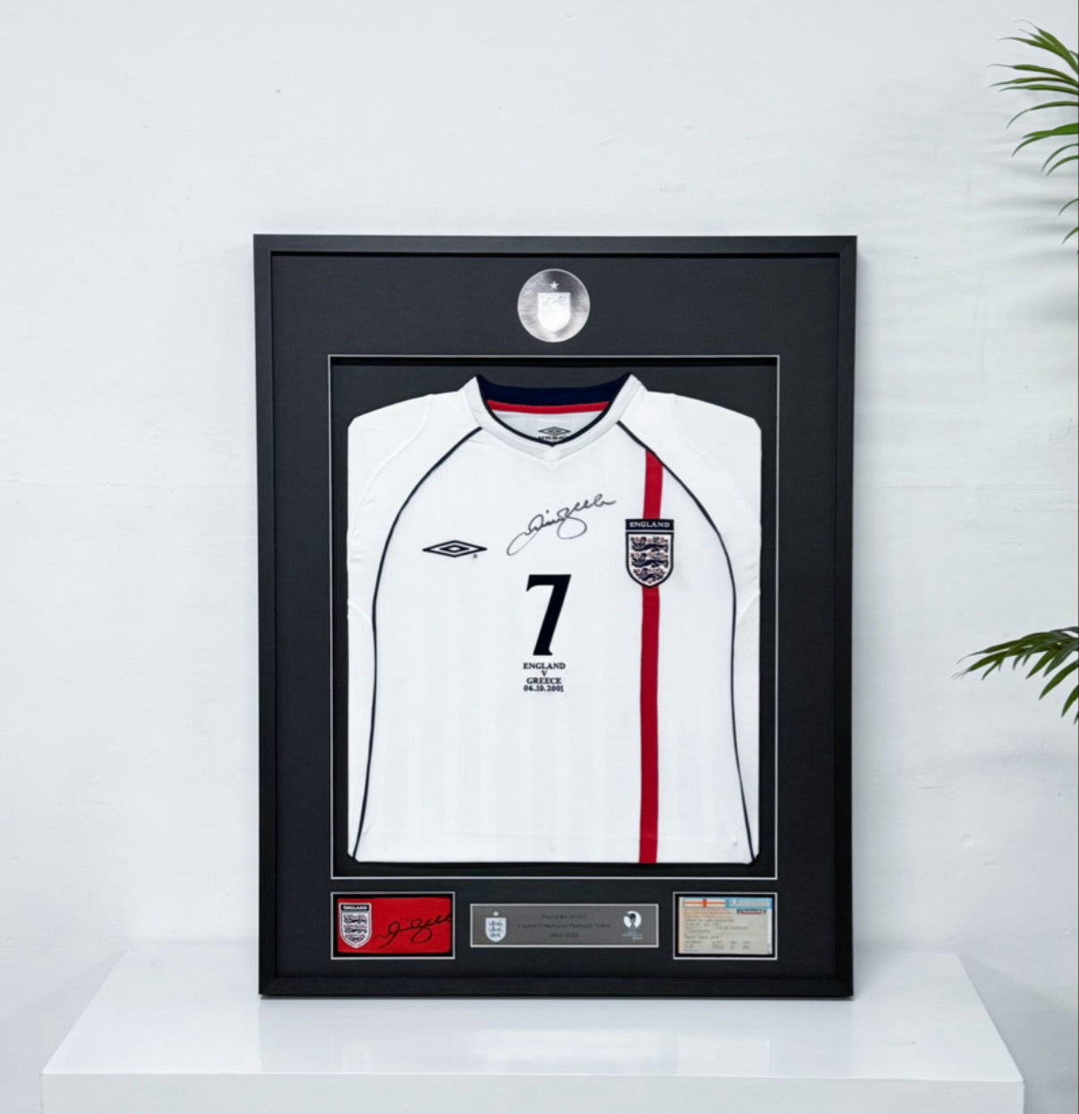 England National Football Team David Beckham Autographed Jersey with Personalized Custom Design Framed 00001