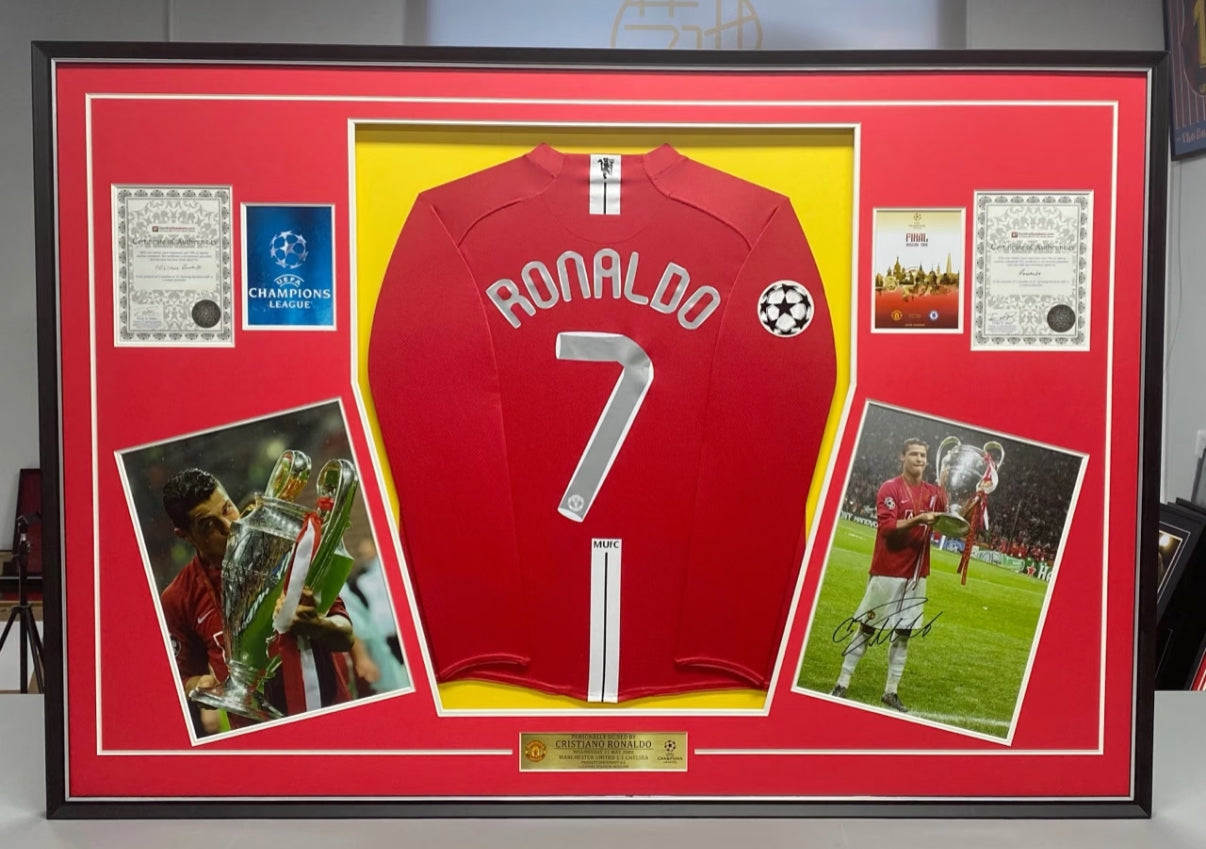 Manchester United Cristiano Ronaldo Autographed Jersey with Personalized Custom Design Framed 000042