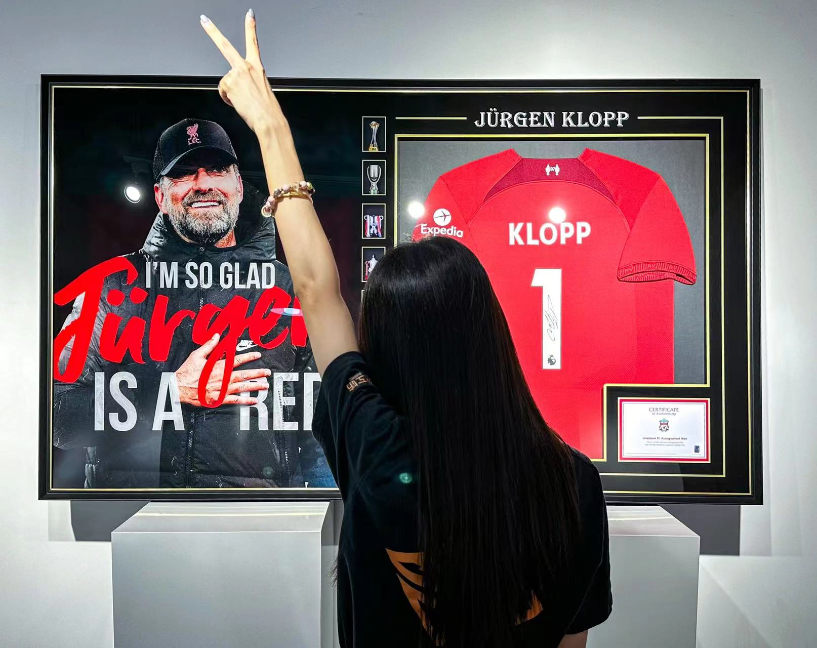 Liverpool FC Jürgen Klopp Football Club Autographed Jersey with Standard Design Framed 000024