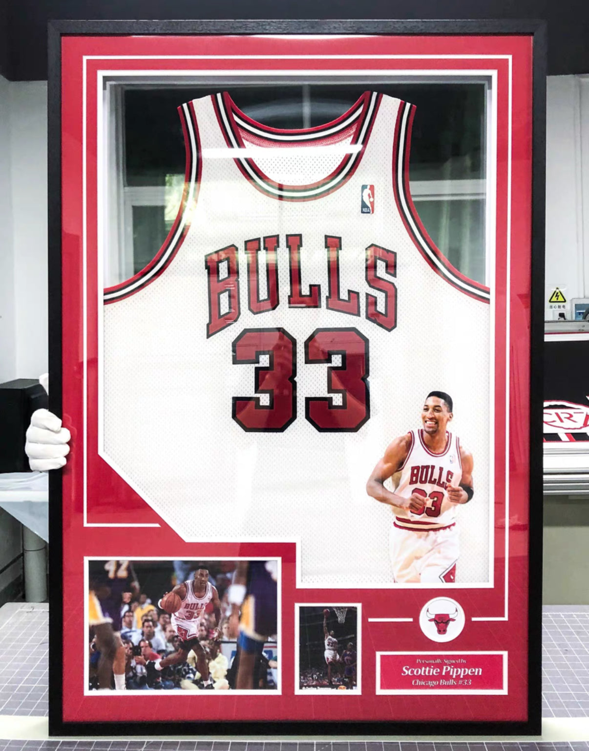 Chicago Bulls Scottie Pippen Autographed Jersey with Personalized Custom Design Framed 00002
