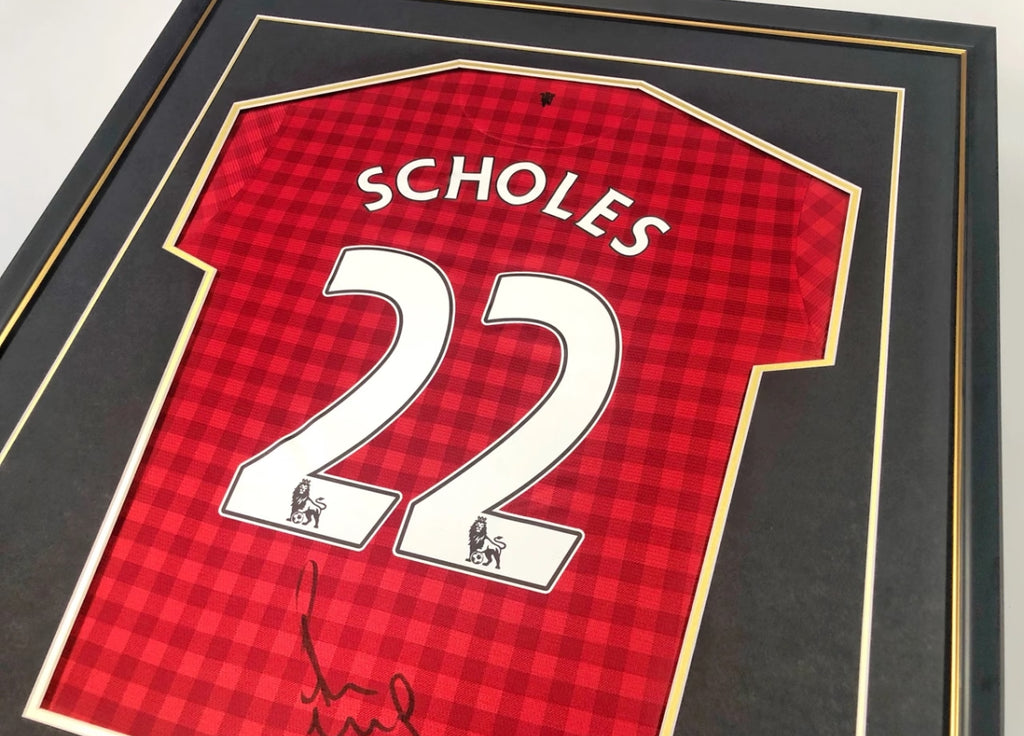 Manchester United Paul Scholes Autographed Jersey with Classic Design Framed000025