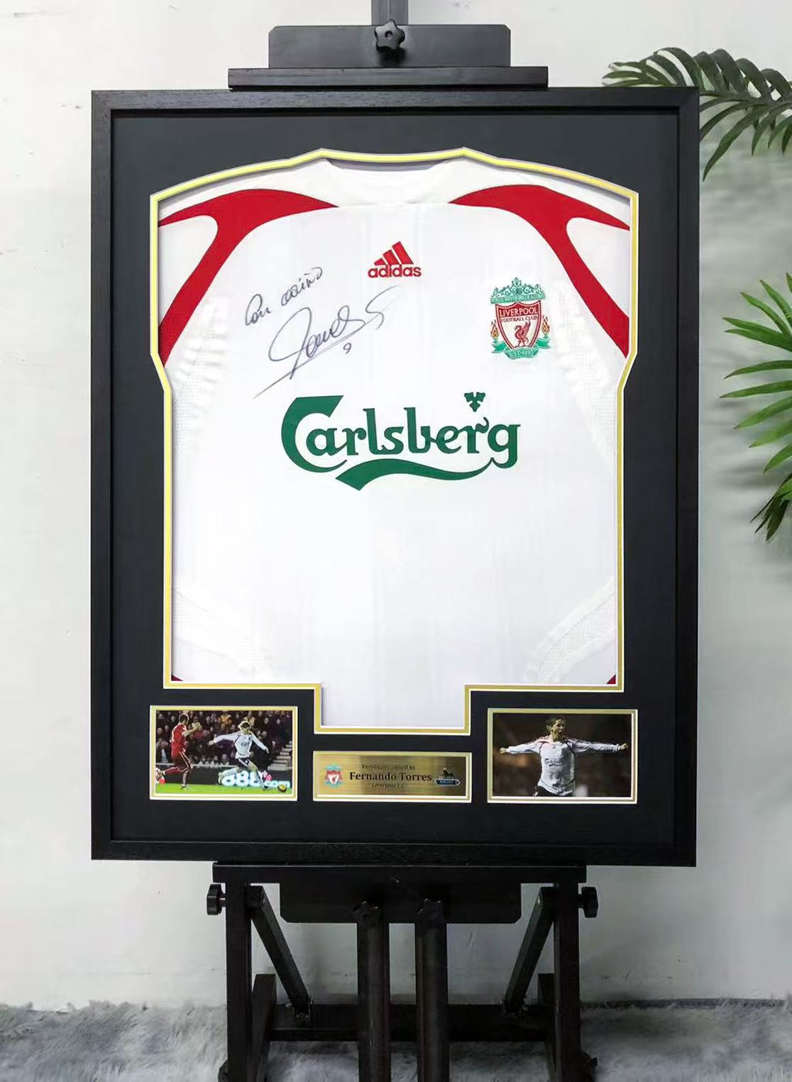 Liverpool FC Football Club Autographed Jersey with Standard Design Framed 000045