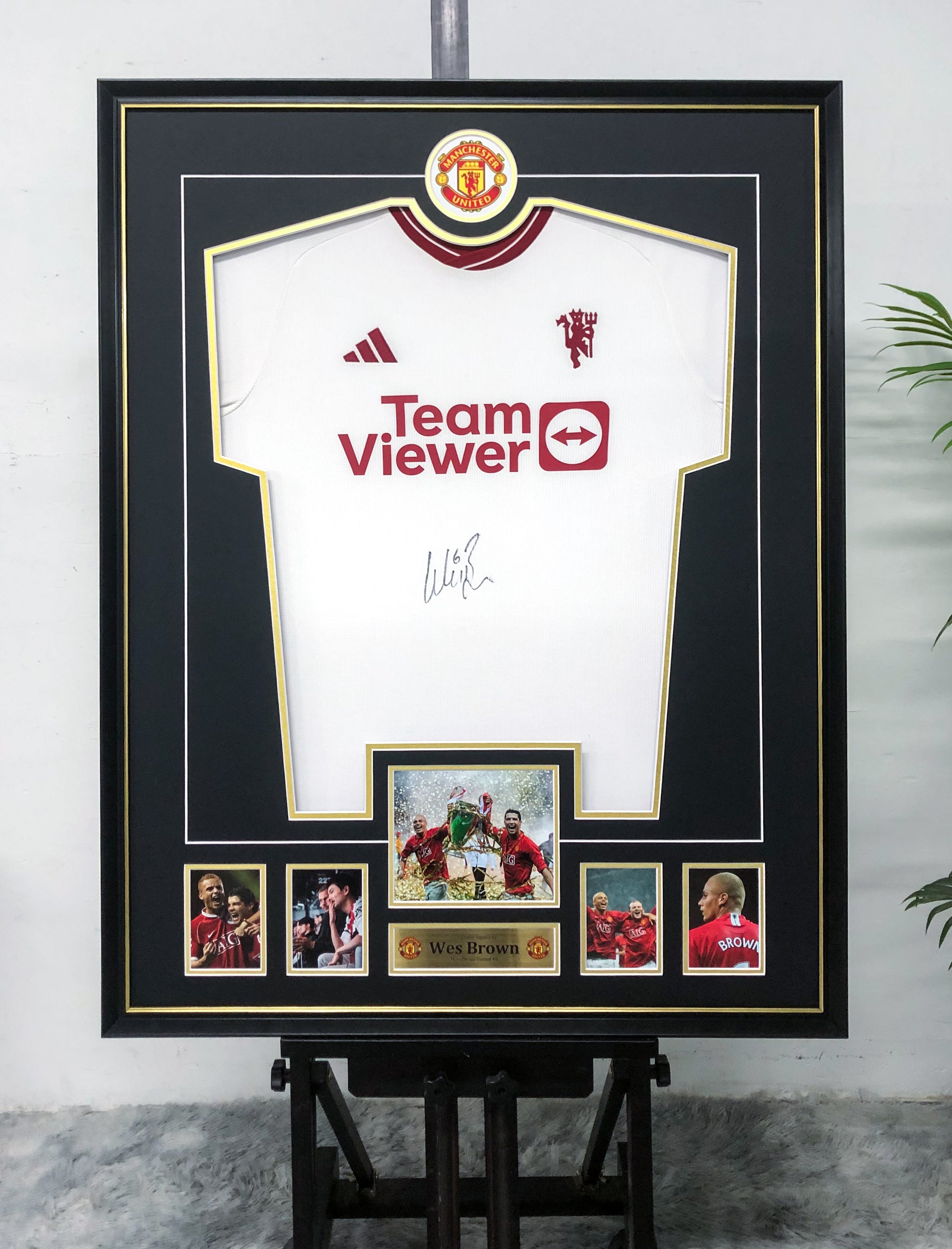 Wes Brown Manchester United Jersey Framing  00094