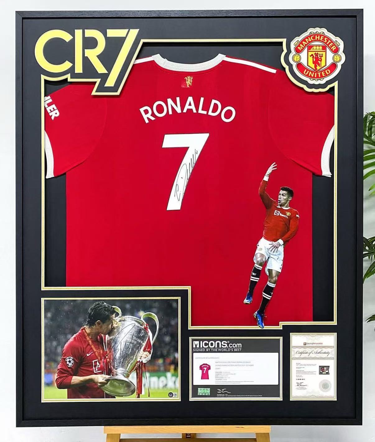 Manchester United Cristiano Ronaldo Autographed Jersey with Personalized Custom Design Framed 000033