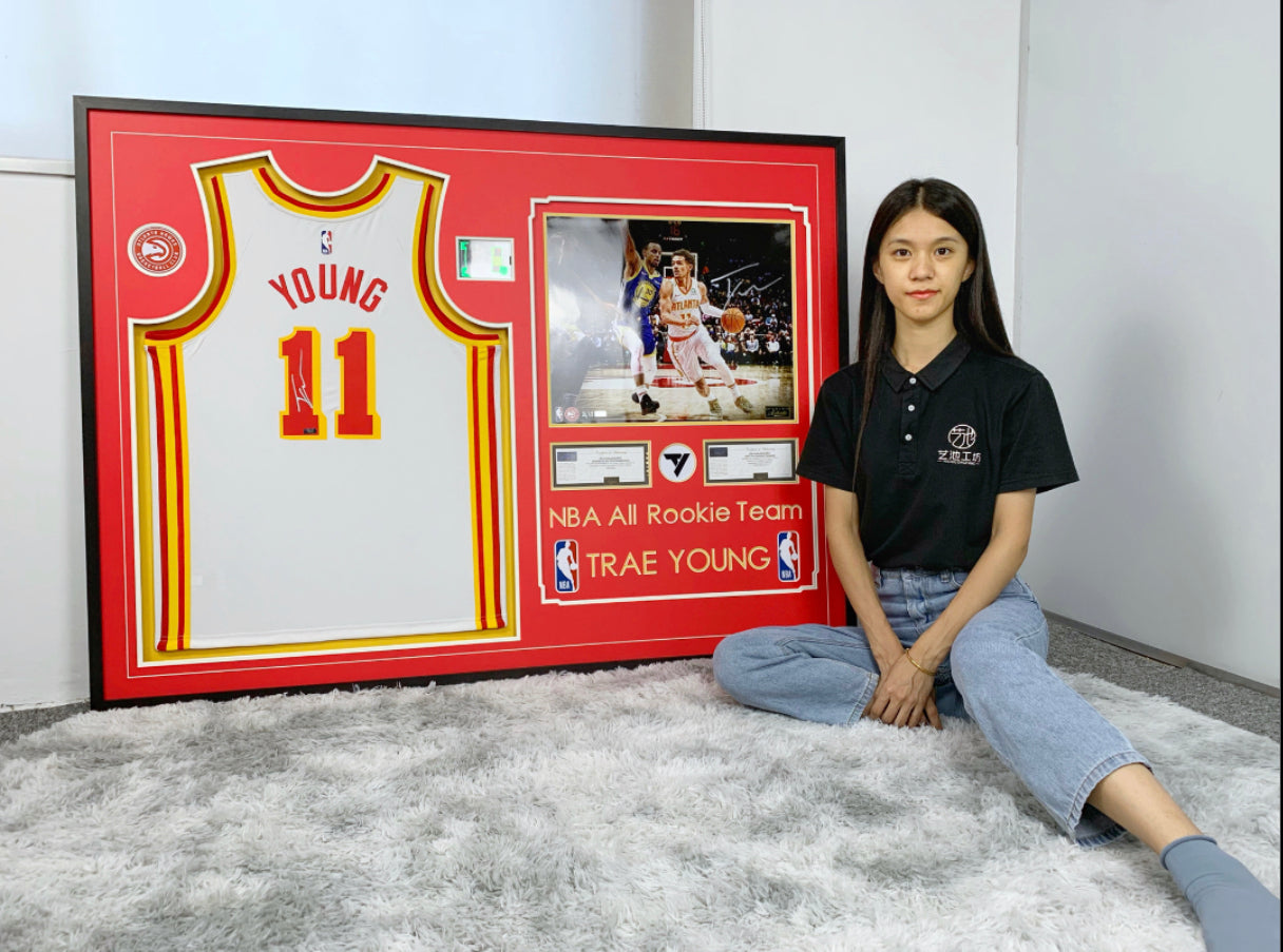 Atlanta Hawks Nick Young Autographed Jersey with Standard Design Framed 00016
