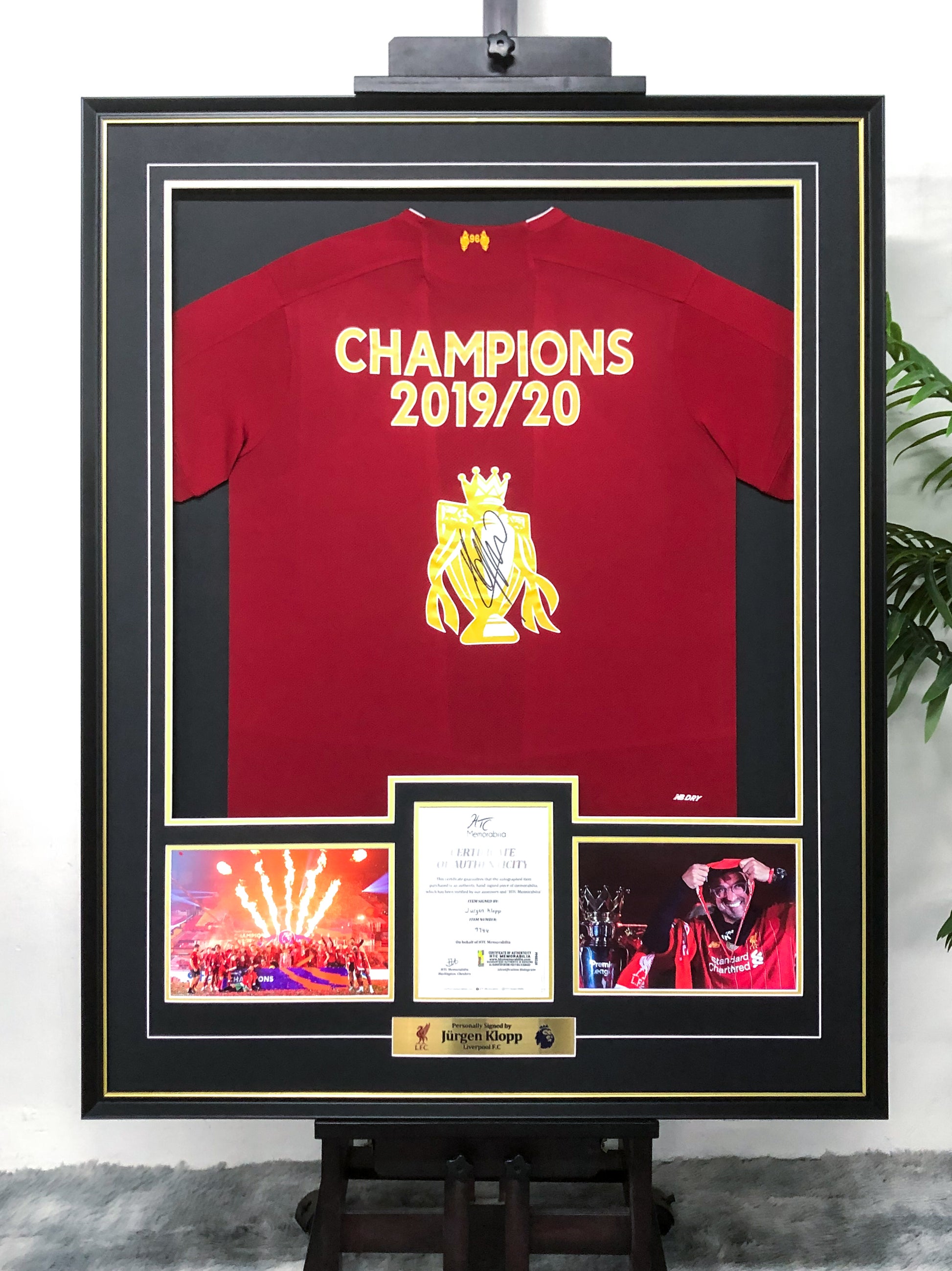 Liverpool FC Football Club Autographed Jersey with Standard Design Framed 000022