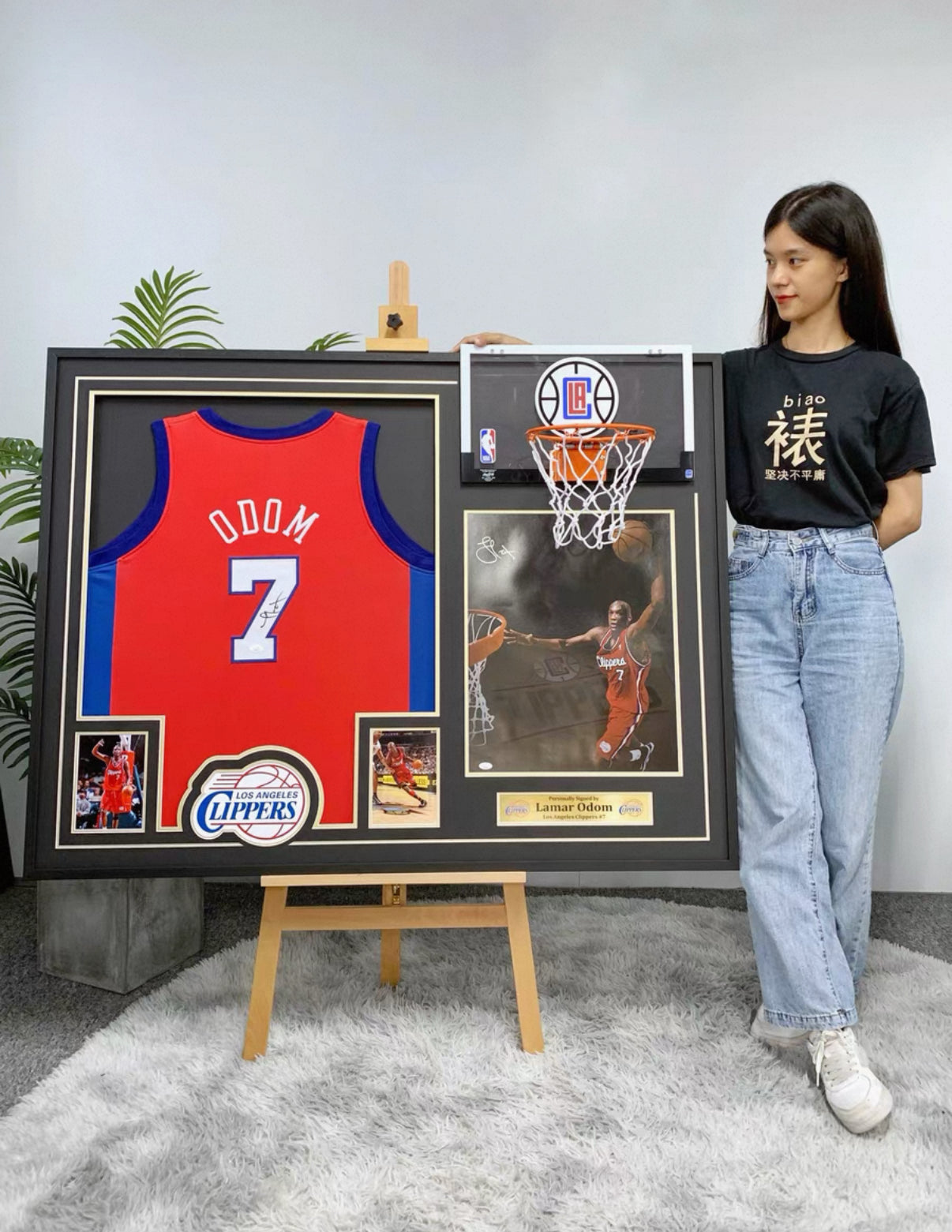Los Angeles Clippers Lamar Odom Autographed Jersey with Standard Design Framed 00081