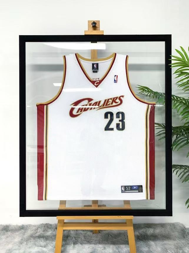 Cleveland Cavaliers LeBron James Autographed Jersey with Personalized Custom Design Framed 000024