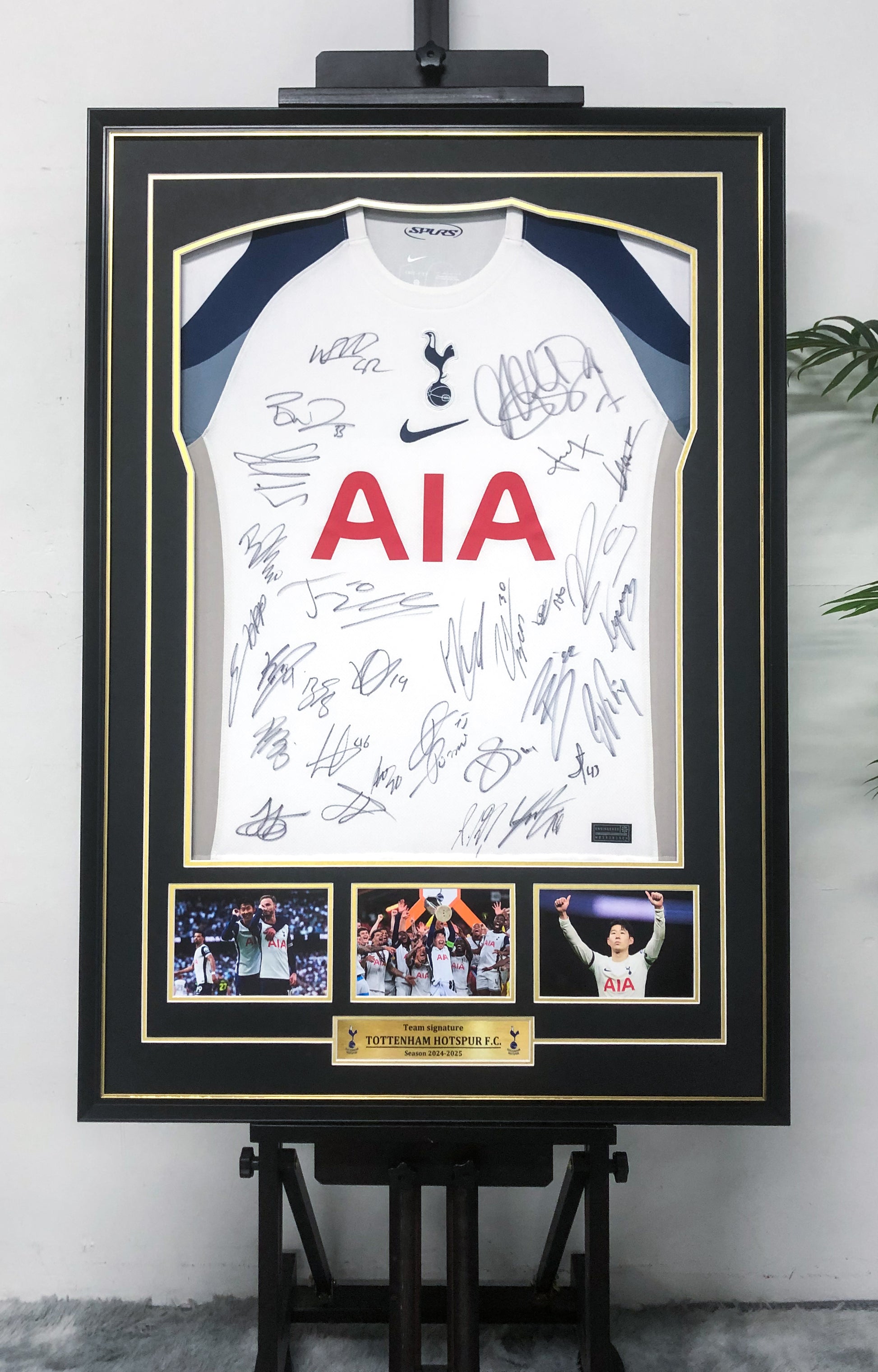 Tottenham Hotspur F.C. Autographed Jersey with Personalized Custom Design Framed 00006
