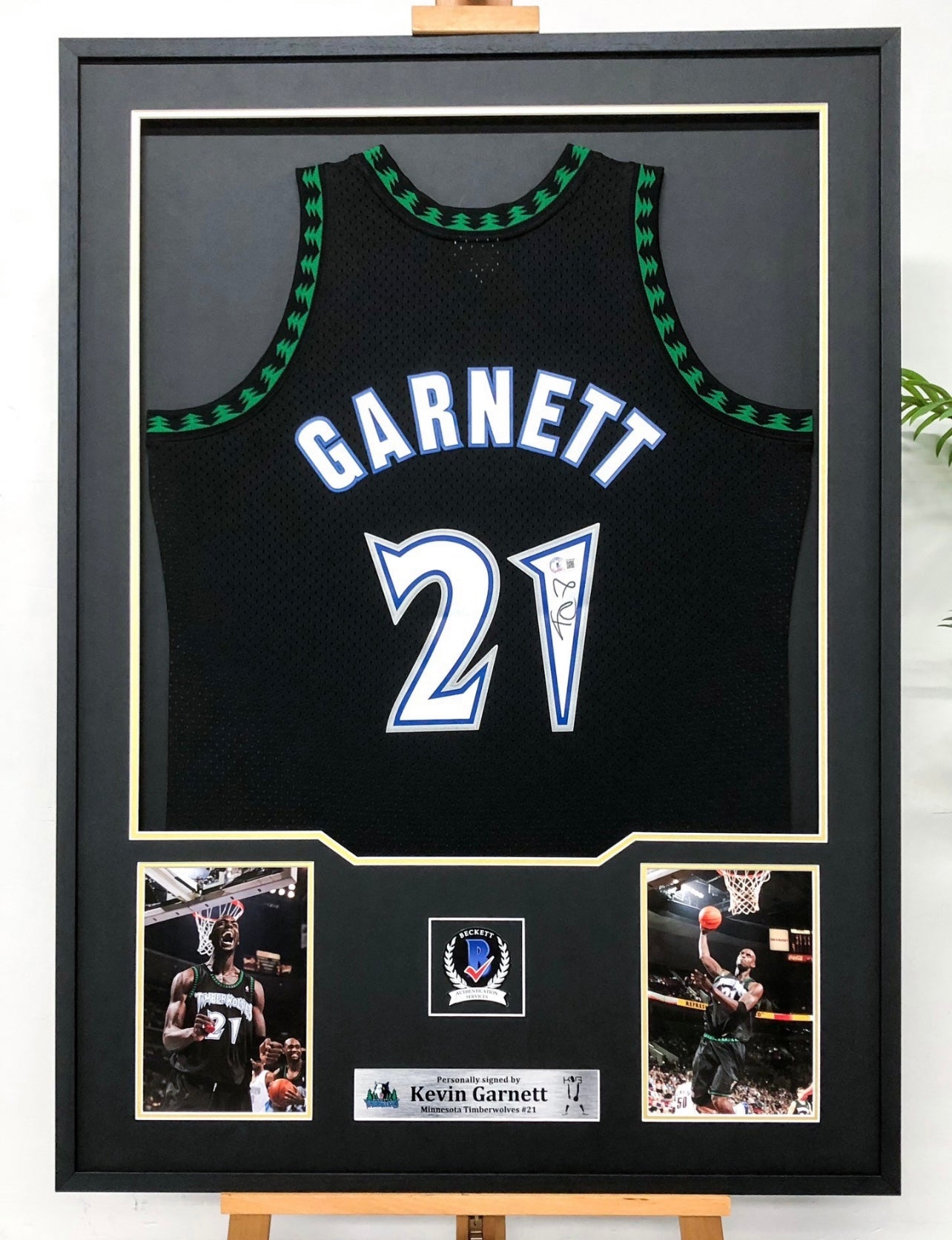 Minnesota Timberwolves Kevin Garnett Autographed Jersey with Personalized Custom Design Framed 00007