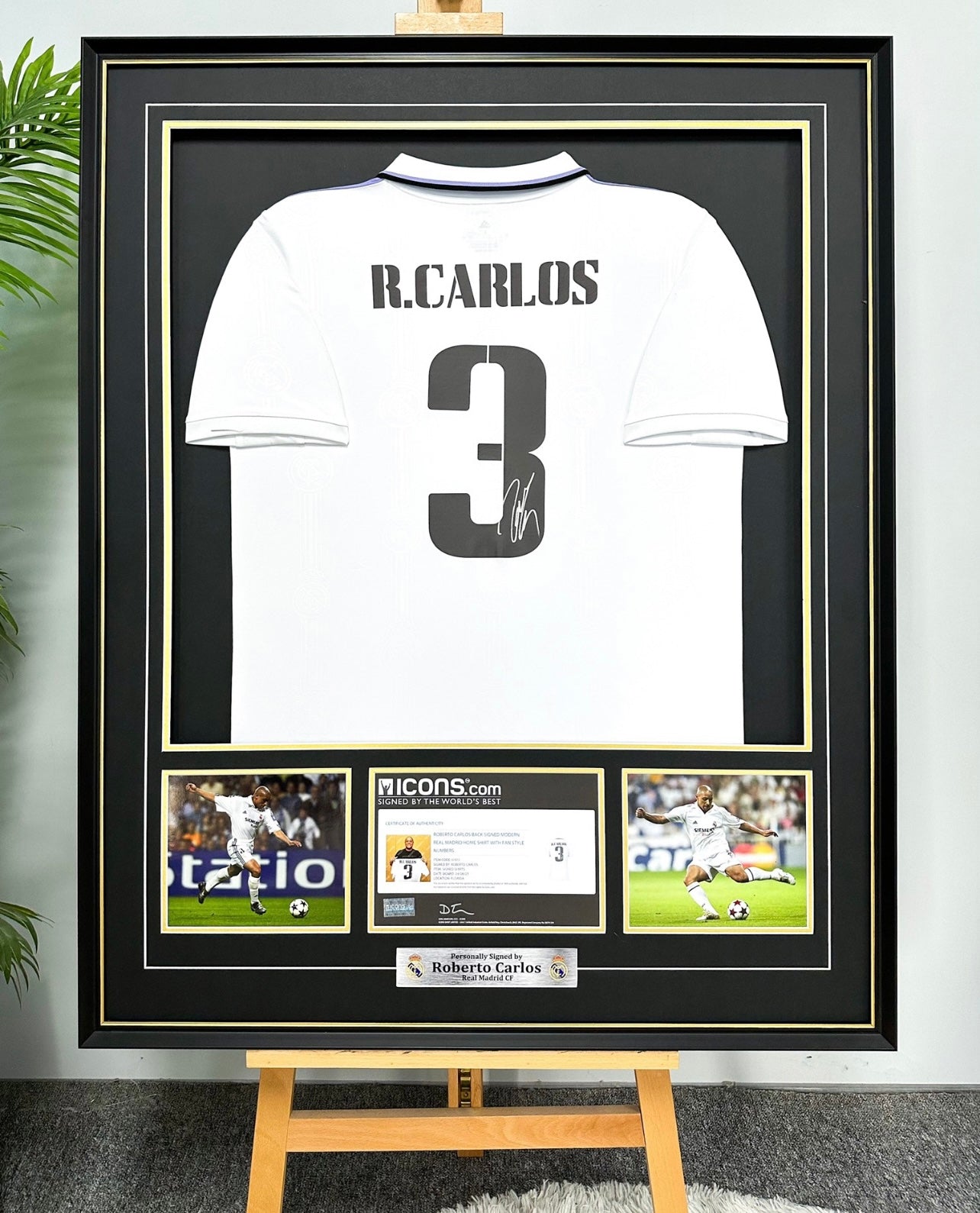 Real Madrid Club R.CARLOS Autographed Jersey with Personalized Custom Design Framed 000025