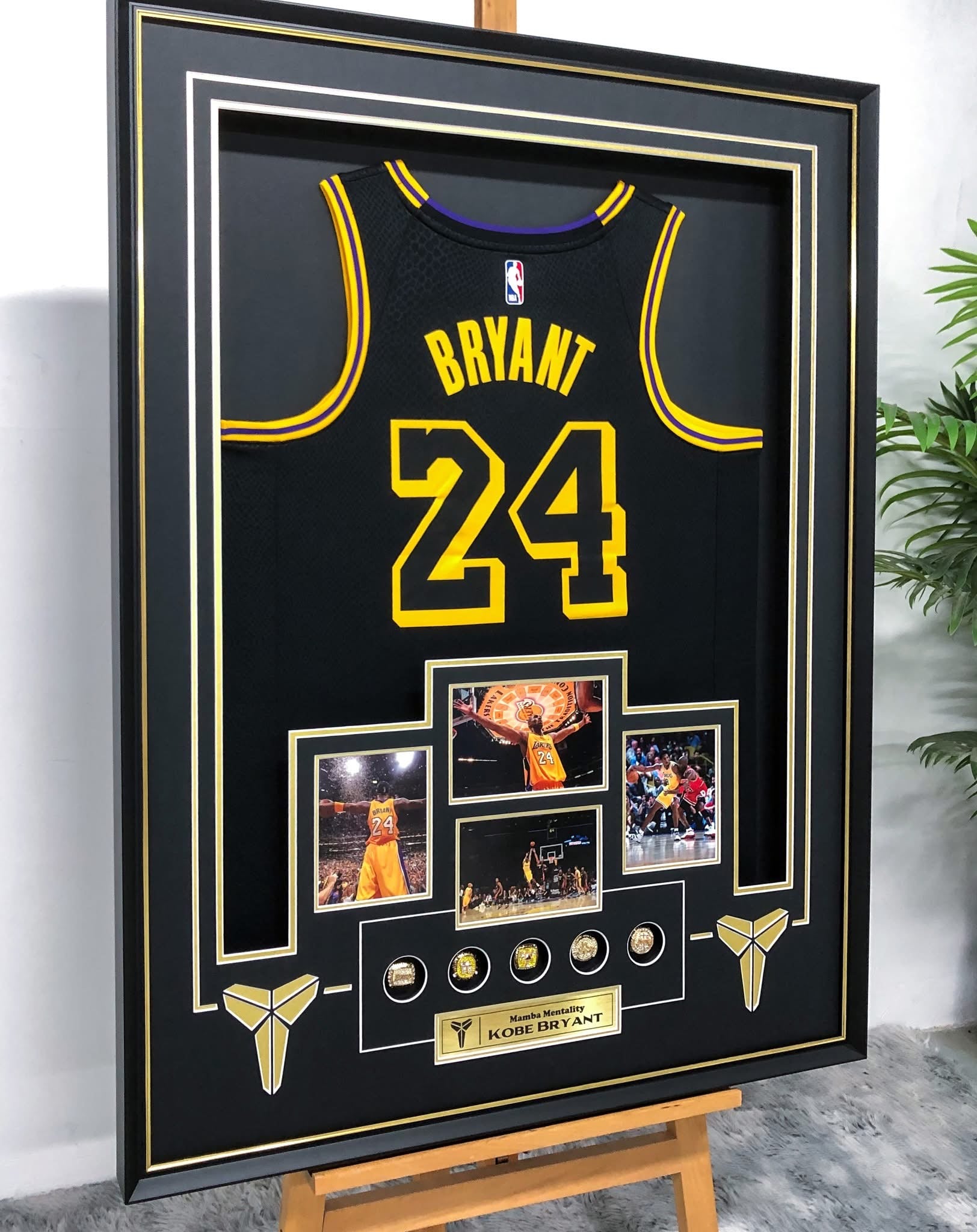 Los Angeles Lakers Kobe Bryant Autographed Jersey with Personalized Custom Design Framed 00005