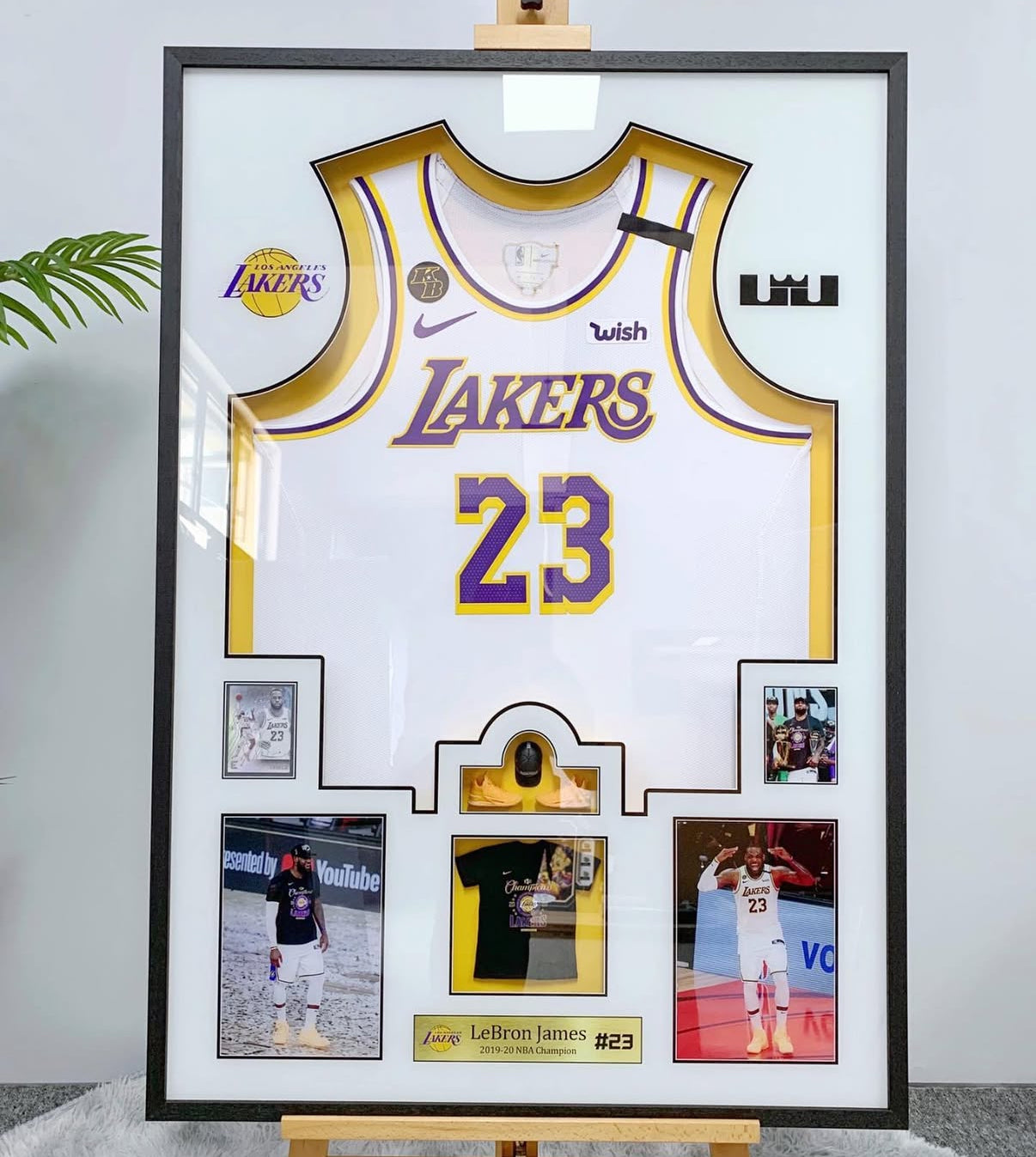 Los Angeles Lakers LeBron James Autographed Jersey with Personalized Custom Design Framed 000053