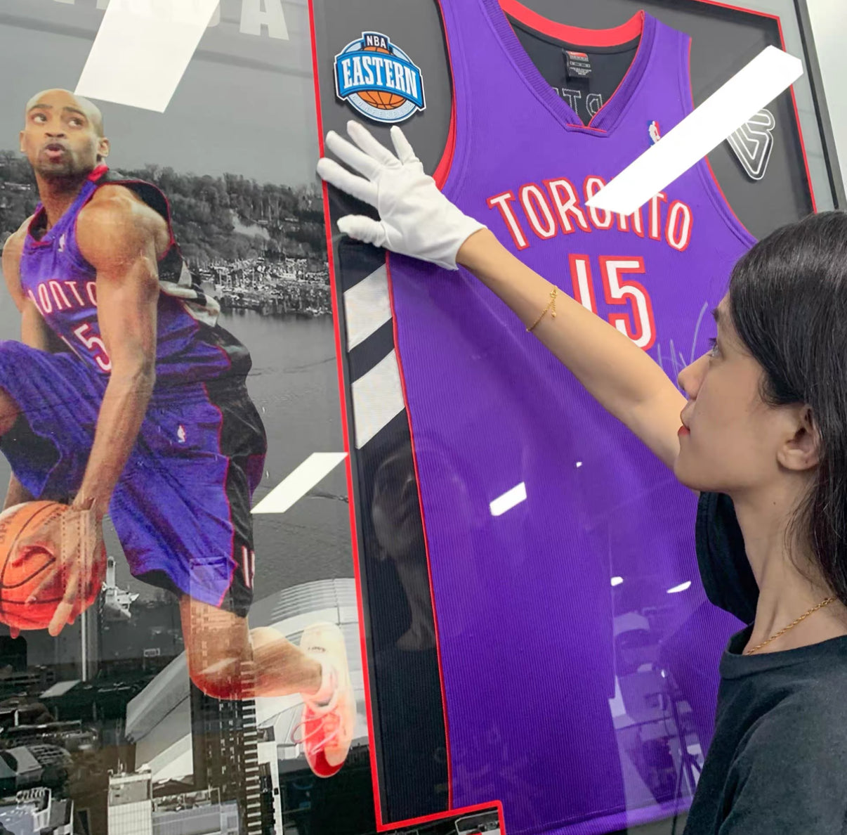 Toronto Raptors Vince Carter Autographed Jersey with Personalized Custom Design Framed 00001