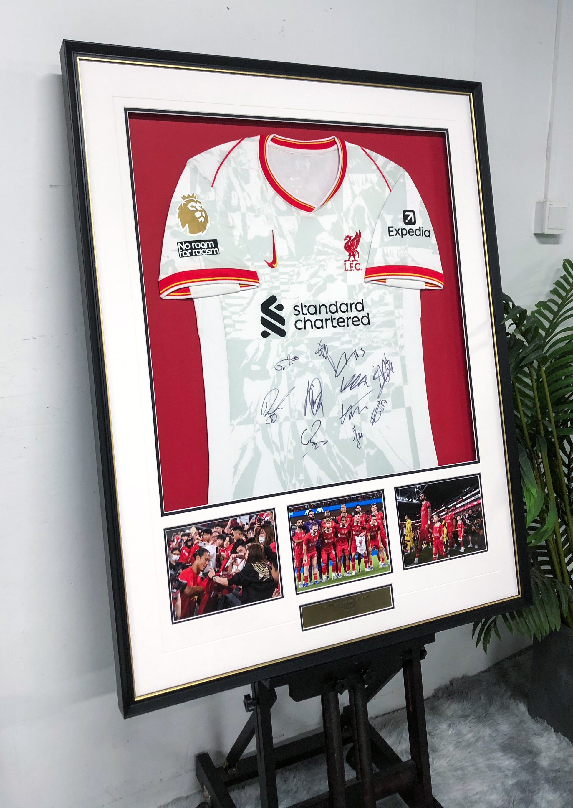 Liverpool FC Football Club Autographed Jersey with Standard Design Framed 000050