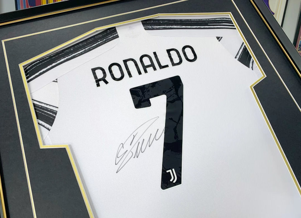 Juventus F.C. Cristiano Ronaldo Autographed Jersey with Classic Design Framed 00009