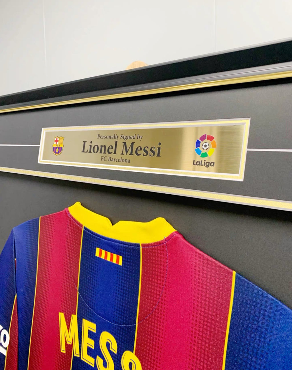 FC Barcelona Lionel Messi Autographed Jersey with Personalized Custom Design Framed 000011
