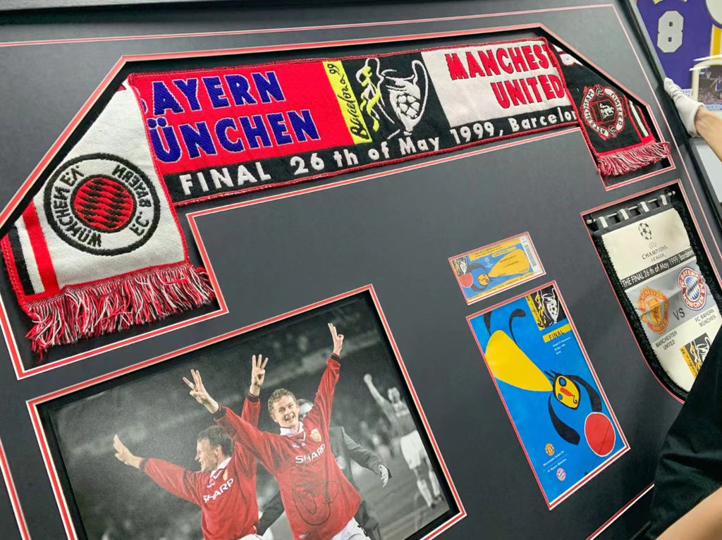 Manchester United vs Bayern Collectibles 000187