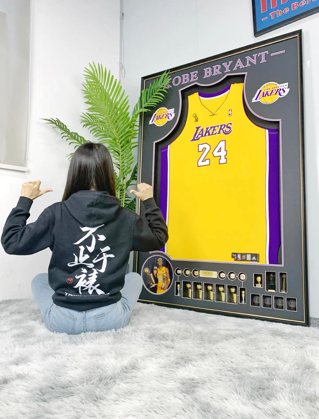 Los Angeles Lakers Kobe Bryant Autographed Jersey with Personalized Custom Design Framed 000077