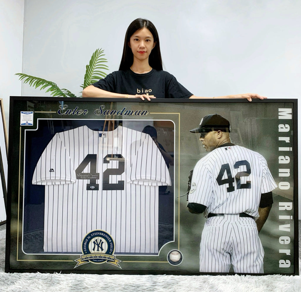 New York Yankees Mariano Rivera baseball uniform Autographed Jersey with Personalized Custom Design Framed 00004