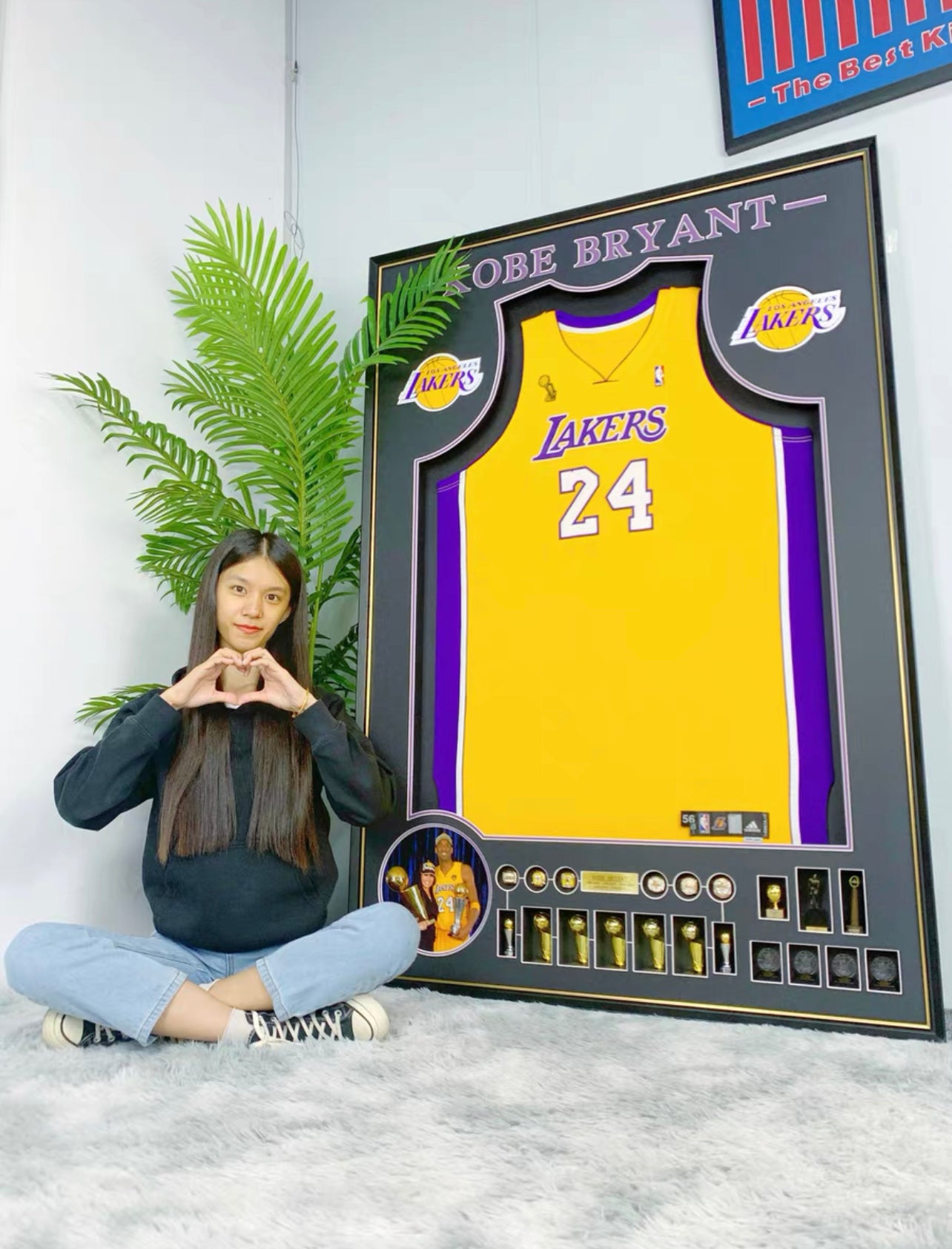 Los Angeles Lakers Kobe Bryant Autographed Jersey with Personalized Custom Design Framed 000077