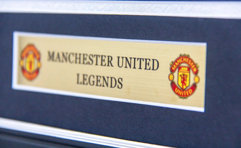 Manchester United Autographed Jersey with Personalized Custom Design Framed 000029