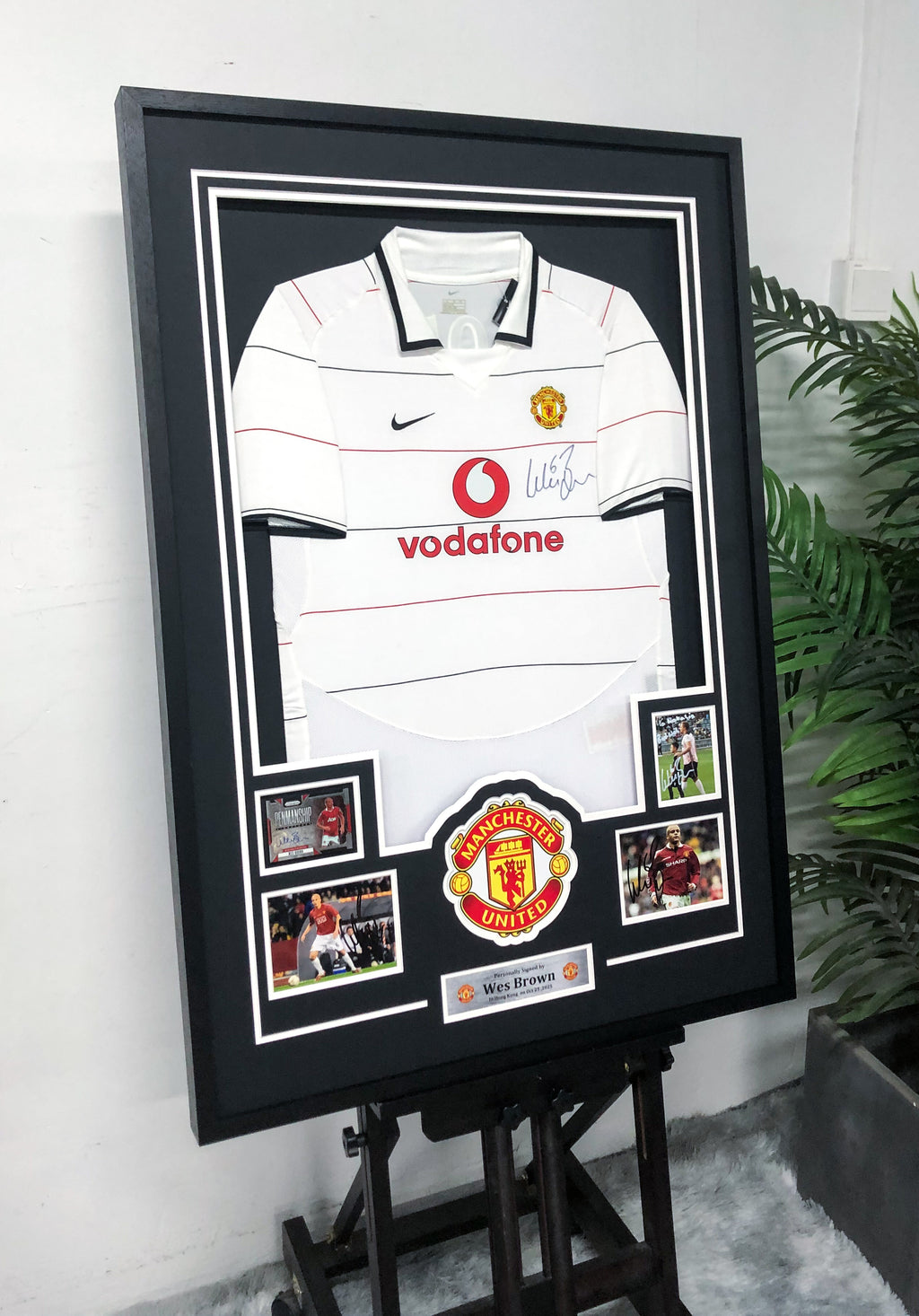 Manchester United Wes Brown Autographed Jersey with Personalized Custom Design Framed 00086