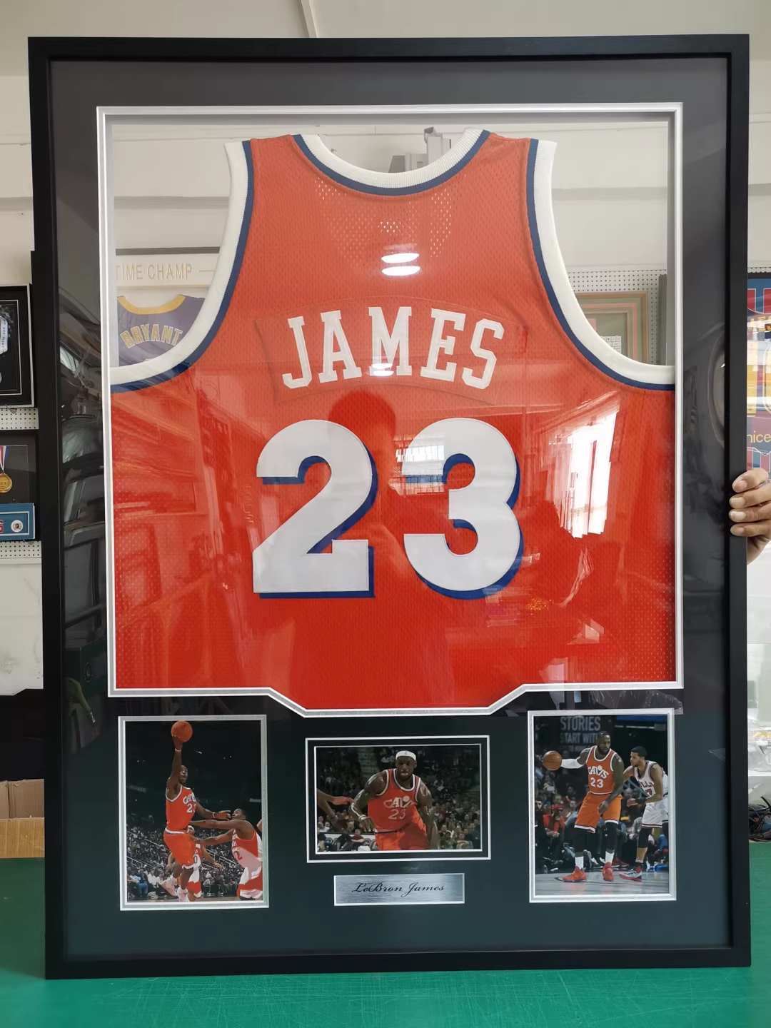 Cleveland Cavaliers LeBron James Autographed Jersey with Personalized Custom Design Framed 00007