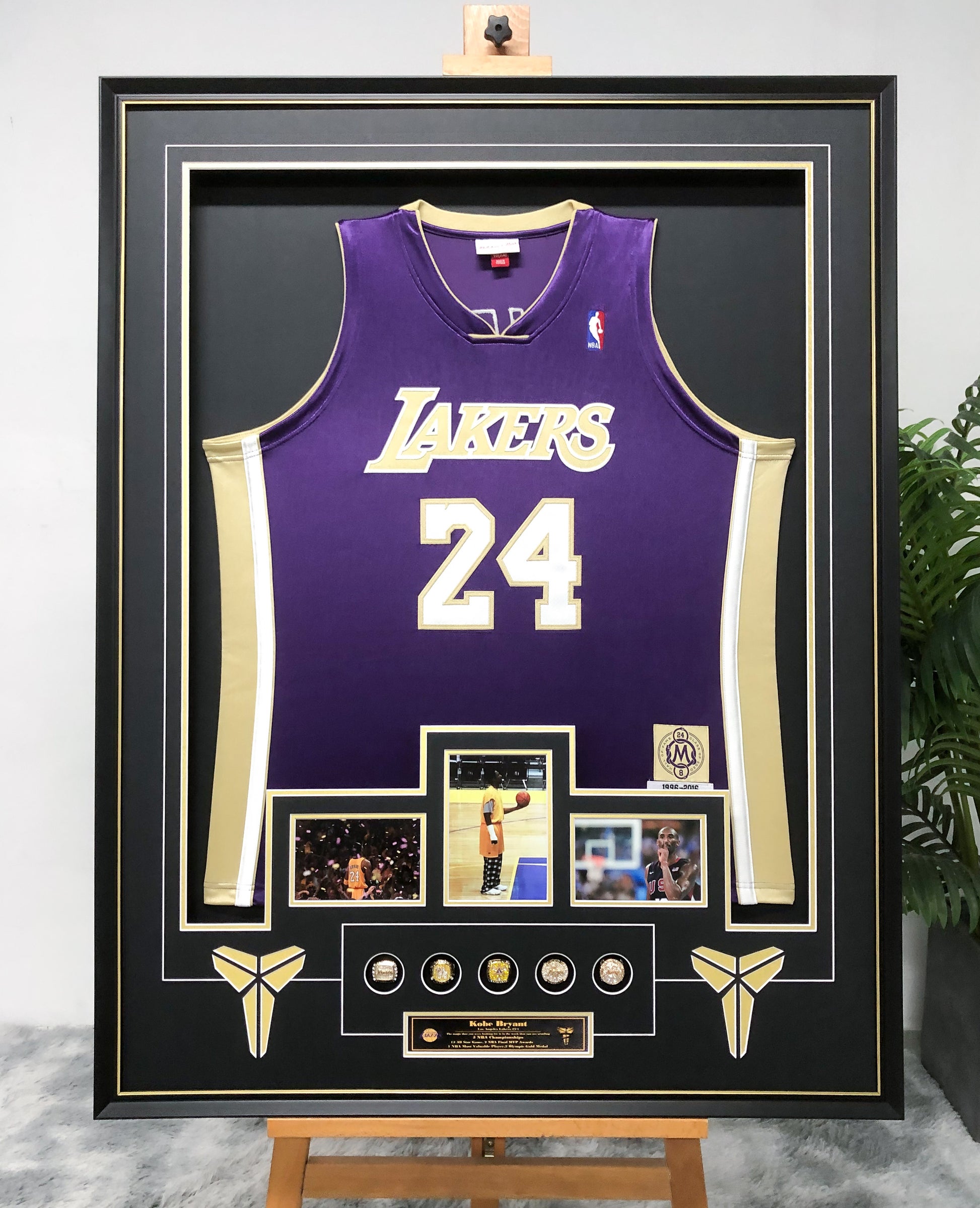 Los Angeles Lakers Kobe Bryant Autographed Jersey with Personalized Custom Design Framed 00005