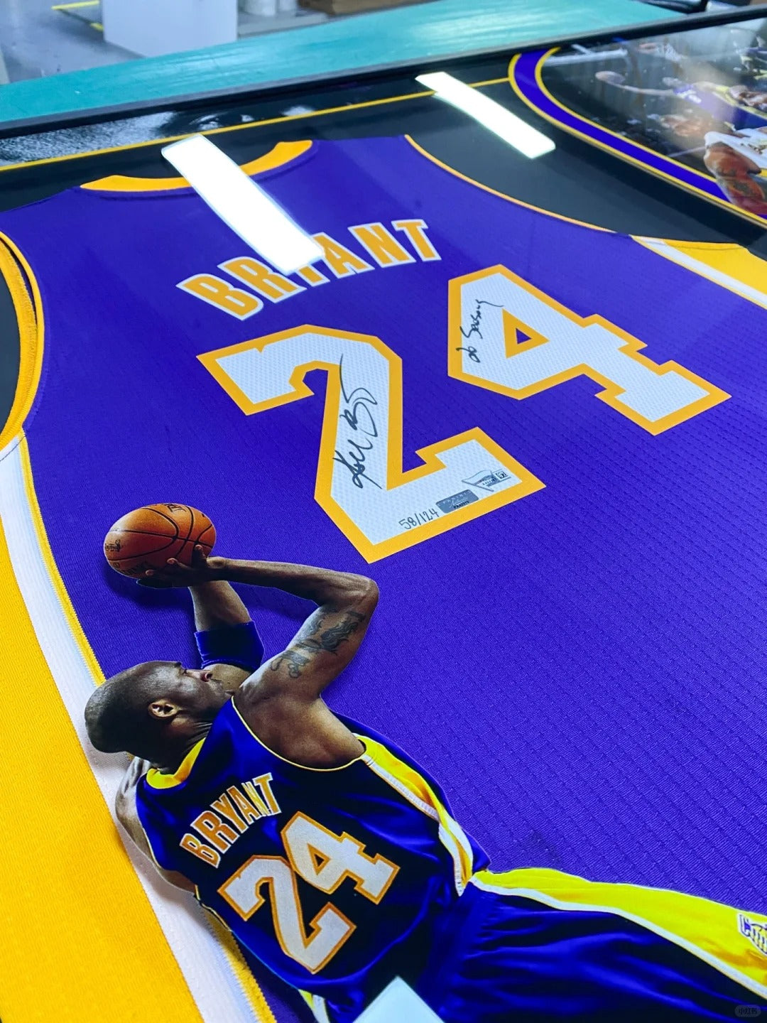 Los Angeles Lakers Kobe Bryant Autographed Jersey with Personalized Custom Design Framed 000043