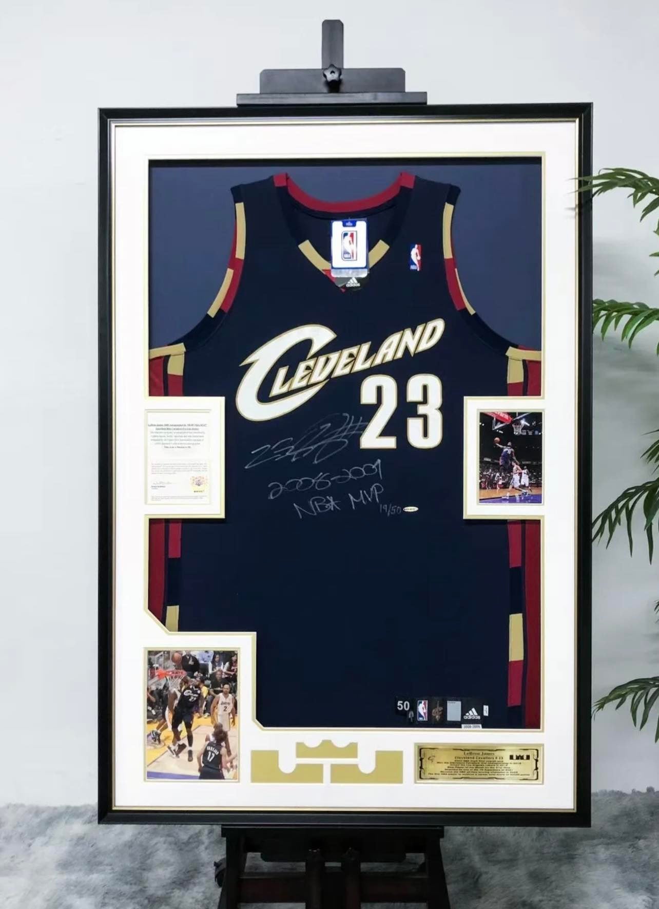 Cleveland Cavaliers LeBron James Autographed Jersey with Personalized Custom Design Framed  000028