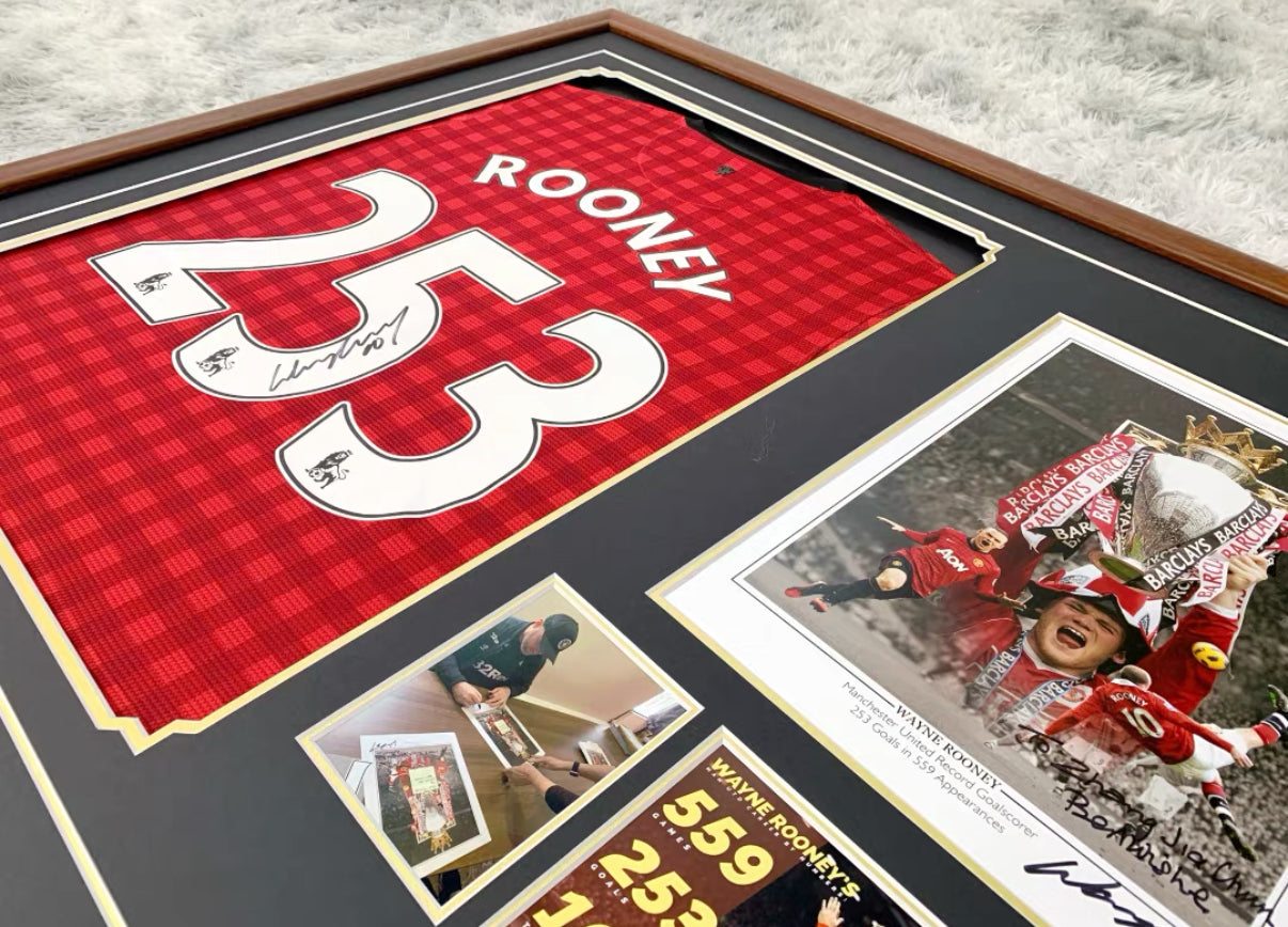 Manchester United Wayne Rooney Autographed Jersey with Personalized Custom Design Framed 00004