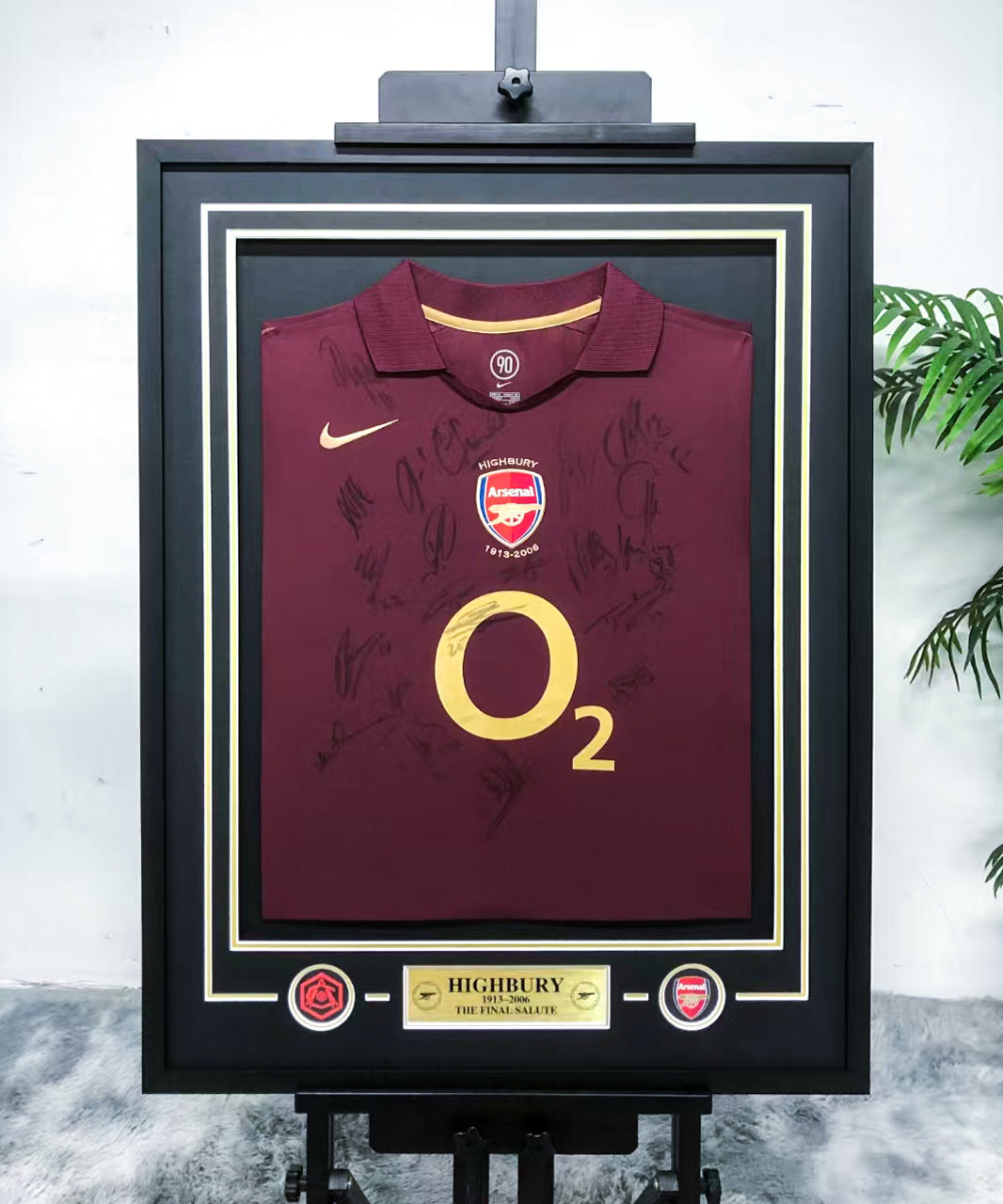 The Arsenal Football Club Autographed Jersey with Personalized Custom Design Framed 00034