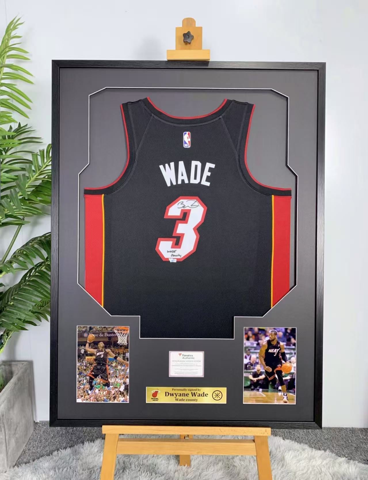 Miami Heat Dwyane Wade Autographed Jersey with Standard Design Framed 00005