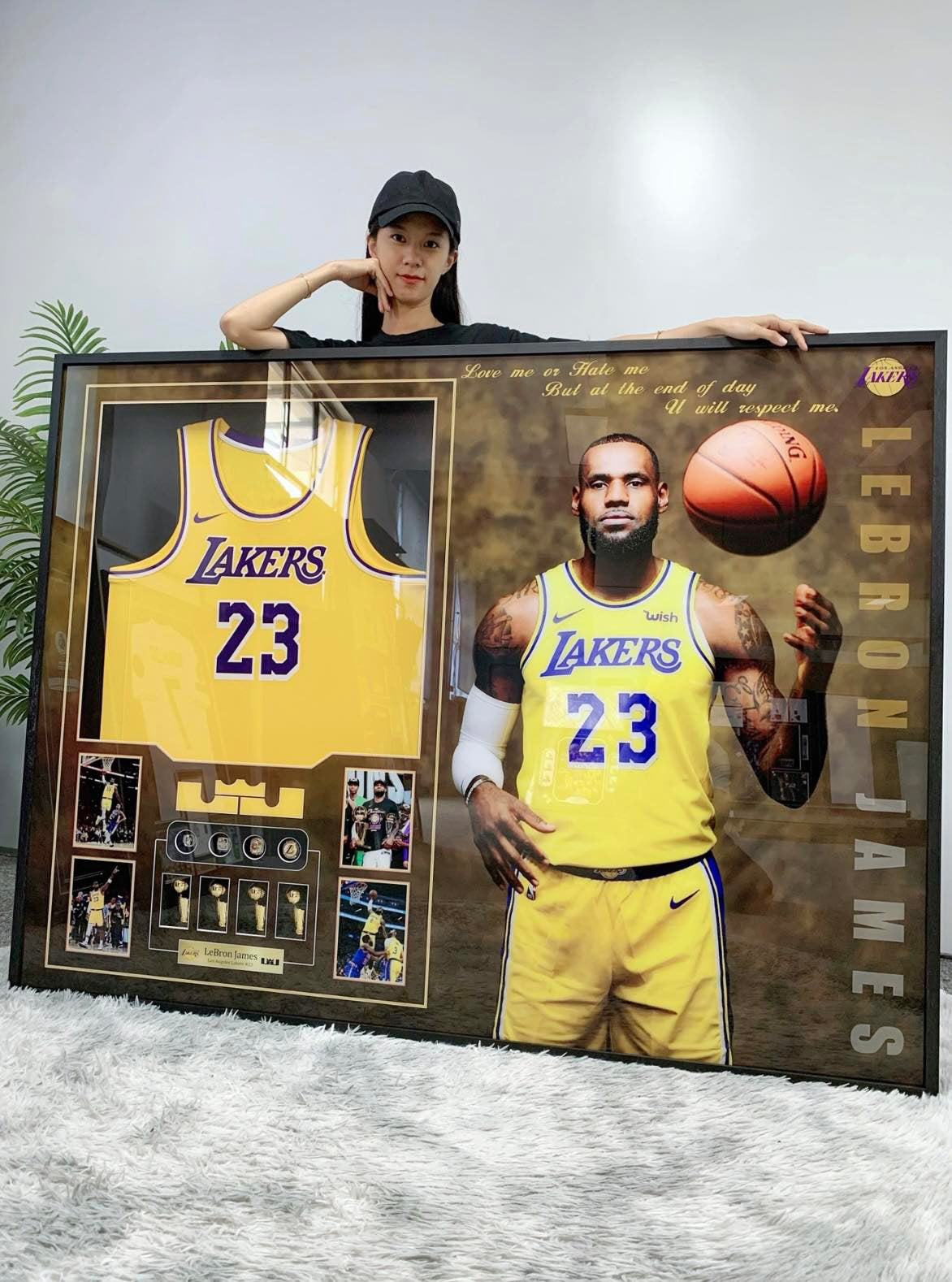 Los Angeles Lakers LeBron James  Autographed Jersey with Personalized Custom Design Framed 000032