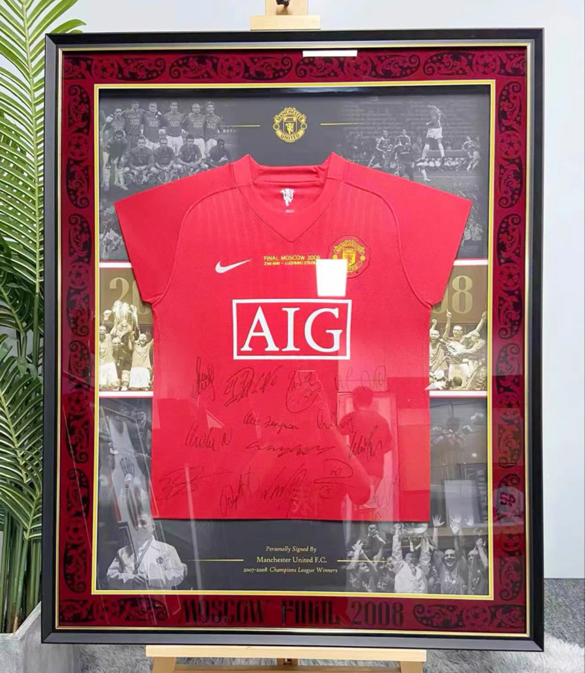 Manchester United Autographed Jersey with Personalized Custom Design Framed 000019